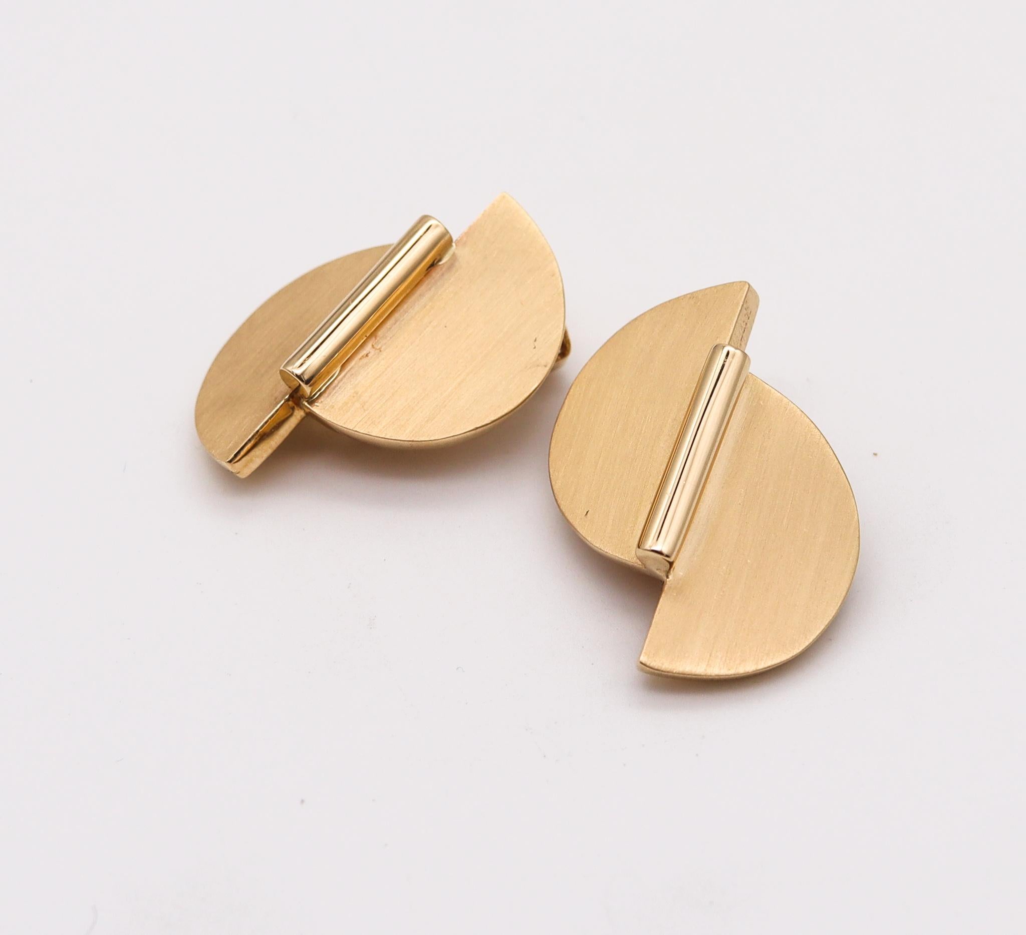 Seaman Schepps 1960 Rare Geometric Clips on Earrings in 18Kt Yellow Gold In Excellent Condition In Miami, FL