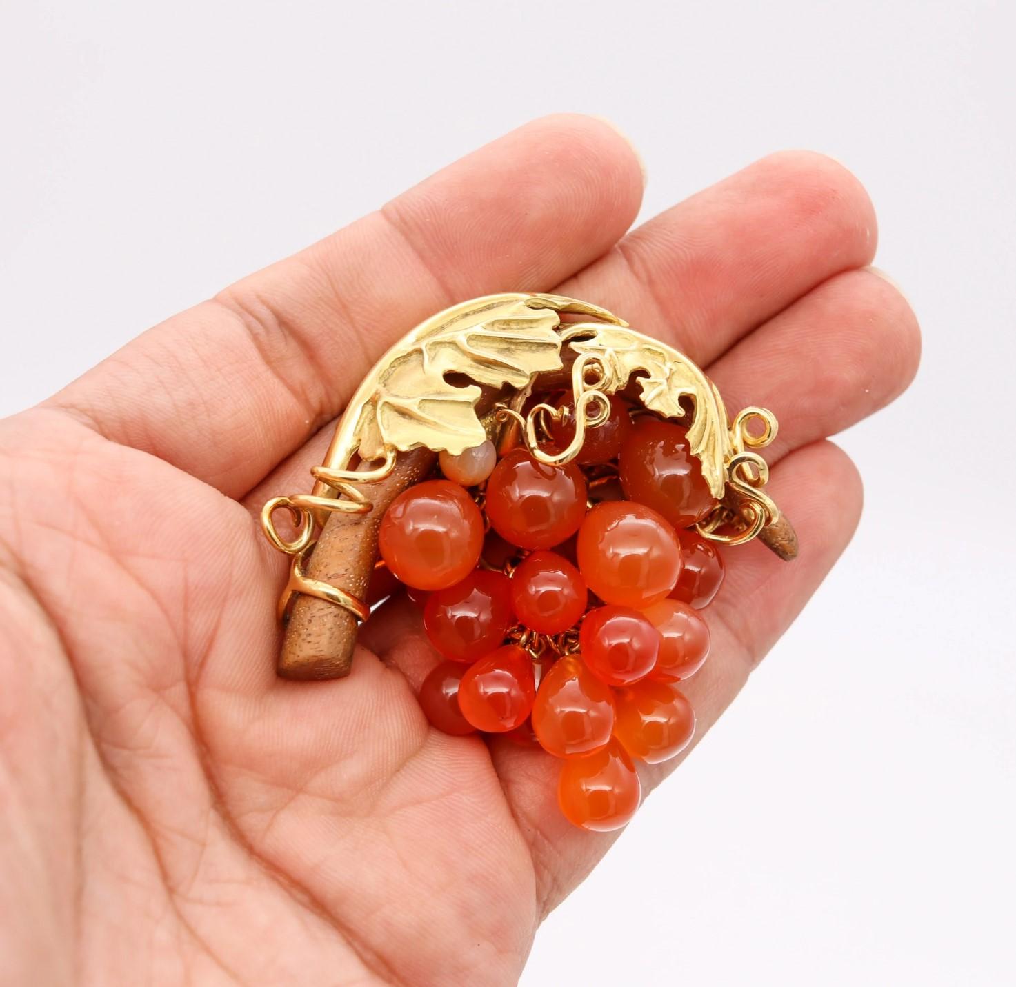 Mixed Cut Seaman Schepps 1970 New York Grapes Brooch In 18Kt Gold With Wood & Carnelian For Sale