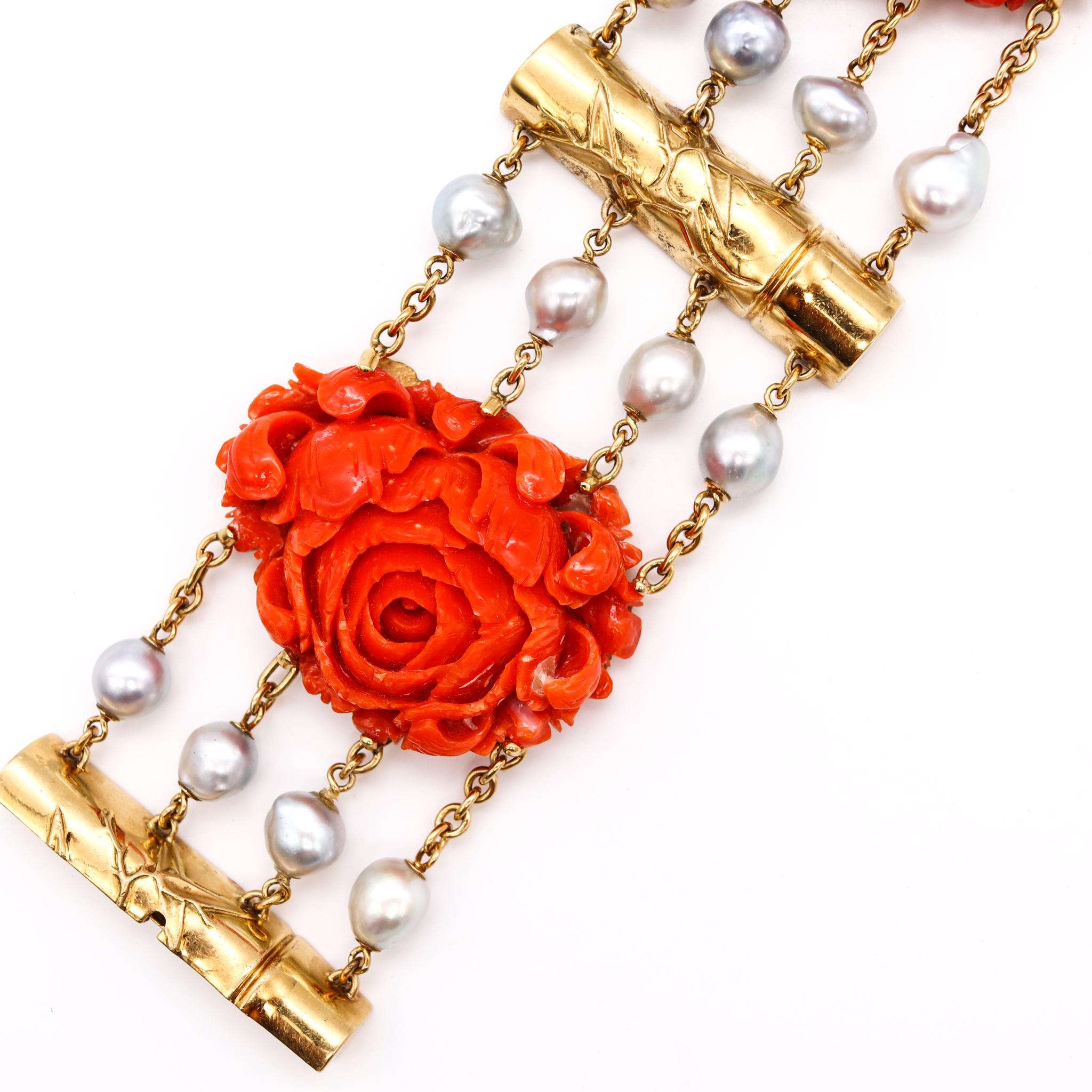 Seaman Schepps Bracelet rare en or 18 carats avec corail rouge et perles, New York, 1970 Pour femmes en vente