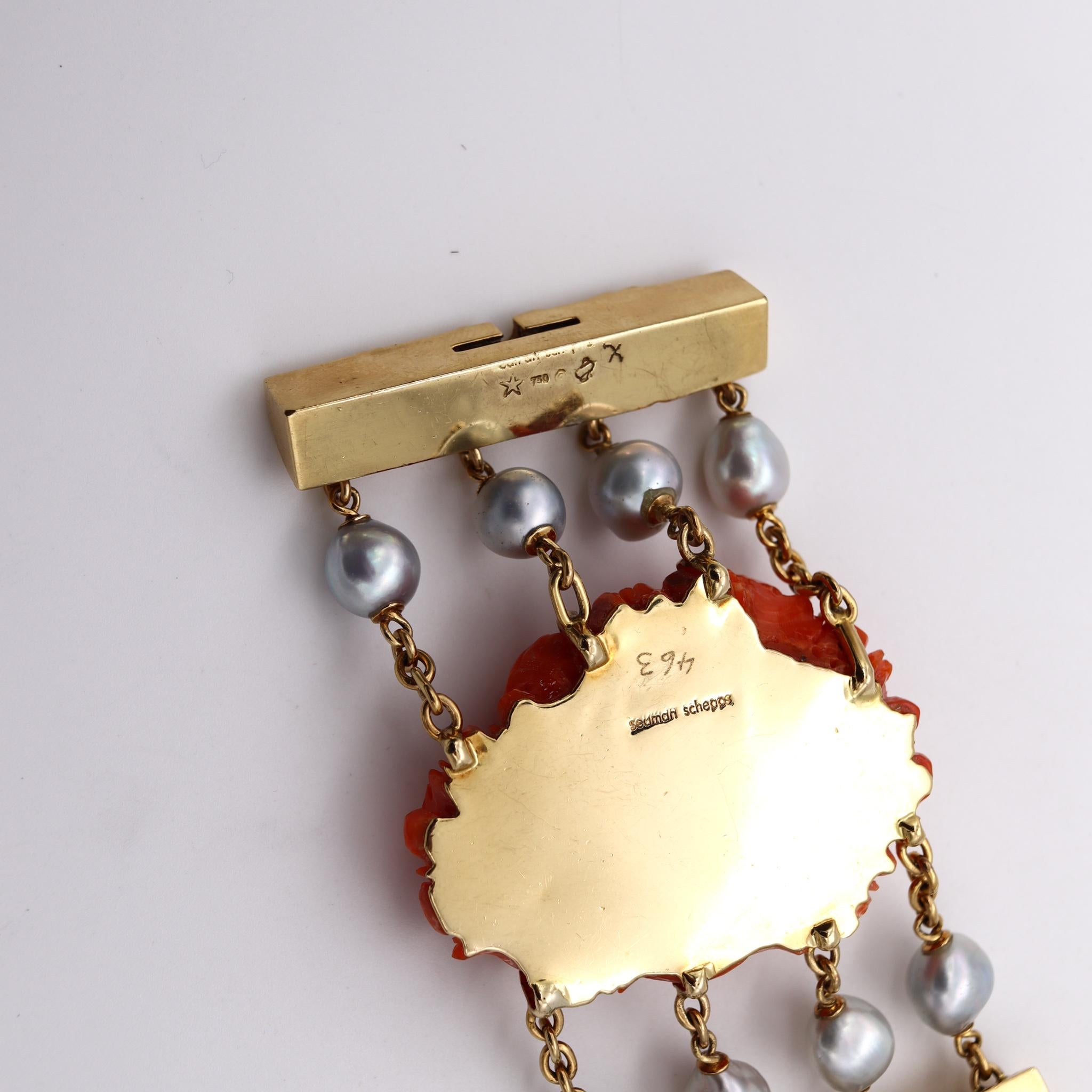 Seaman Schepps 1970 New York Rare Bracelet in 18Kt Gold with Red Coral and Pearl In Good Condition For Sale In Miami, FL