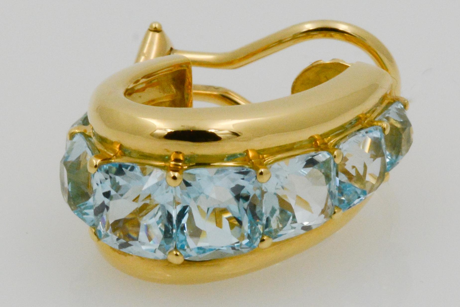 Seaman Schepps Blue Topaz 18 Karat Yellow Gold Madison Earrings In Good Condition In Dallas, TX