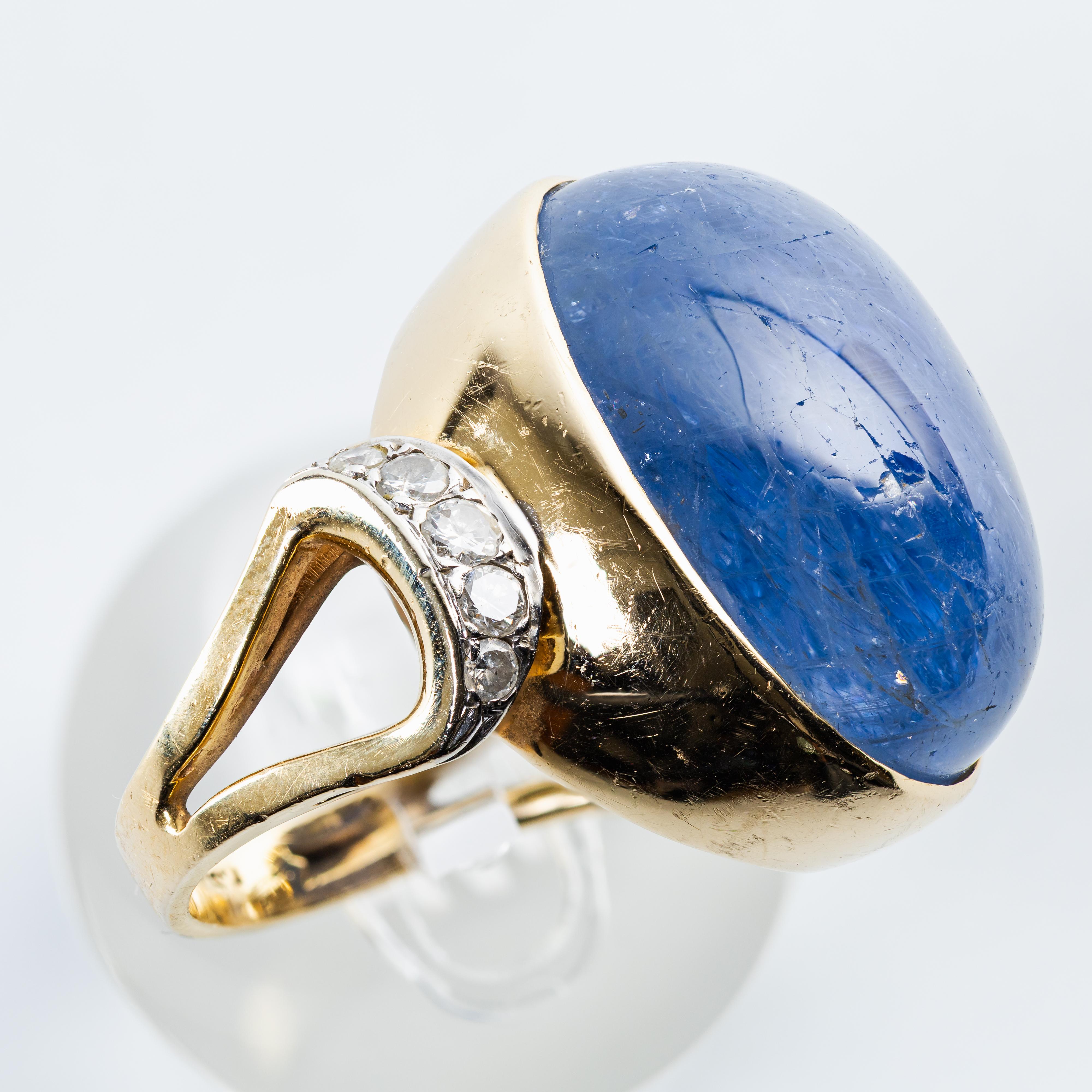 Seaman Schepps Bague cocktail en or jaune 18 carats, saphir cabochon et diamants accentués en vente 7