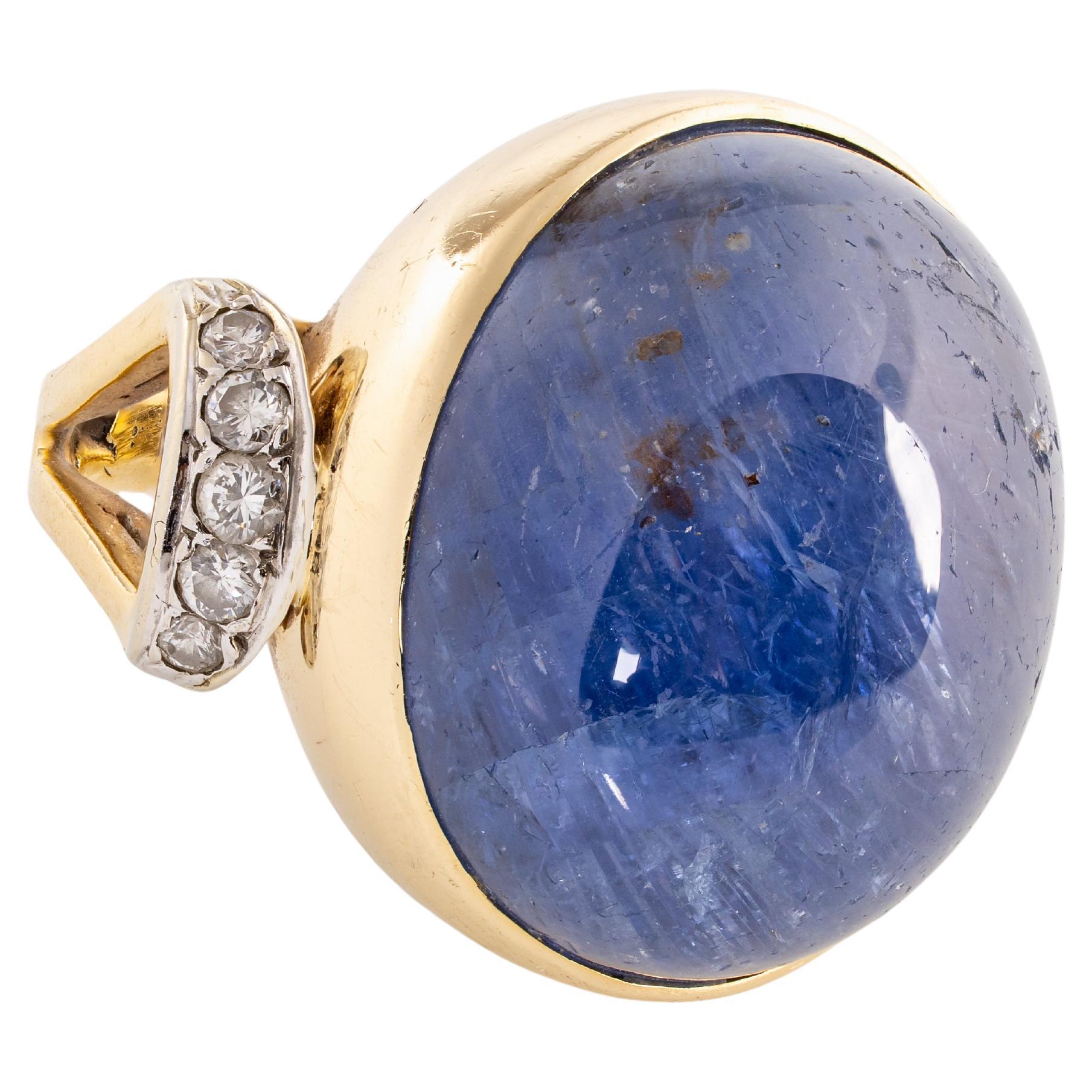 Seaman Schepps Bague cocktail en or jaune 18 carats, saphir cabochon et diamants accentués en vente