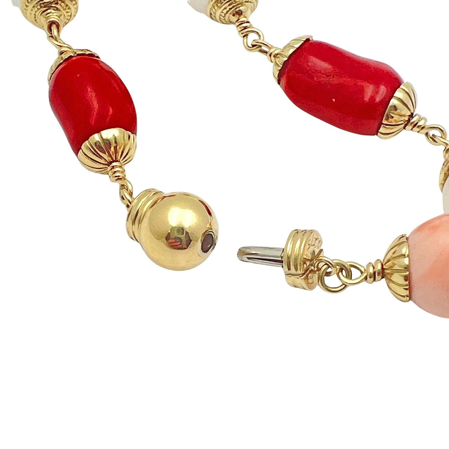 Seaman Schepps Korallen-Perlen-Barock-Perlen-Armband im Zustand „Hervorragend“ im Angebot in Palm Beach, FL
