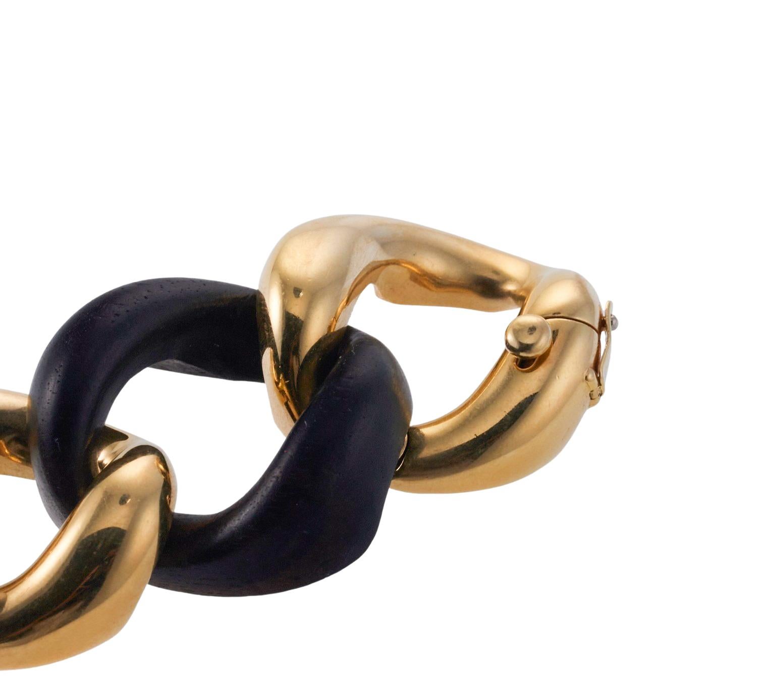 Seaman Schepps Ebony Wood Gold Link Bracelet In Excellent Condition For Sale In Lambertville, NJ