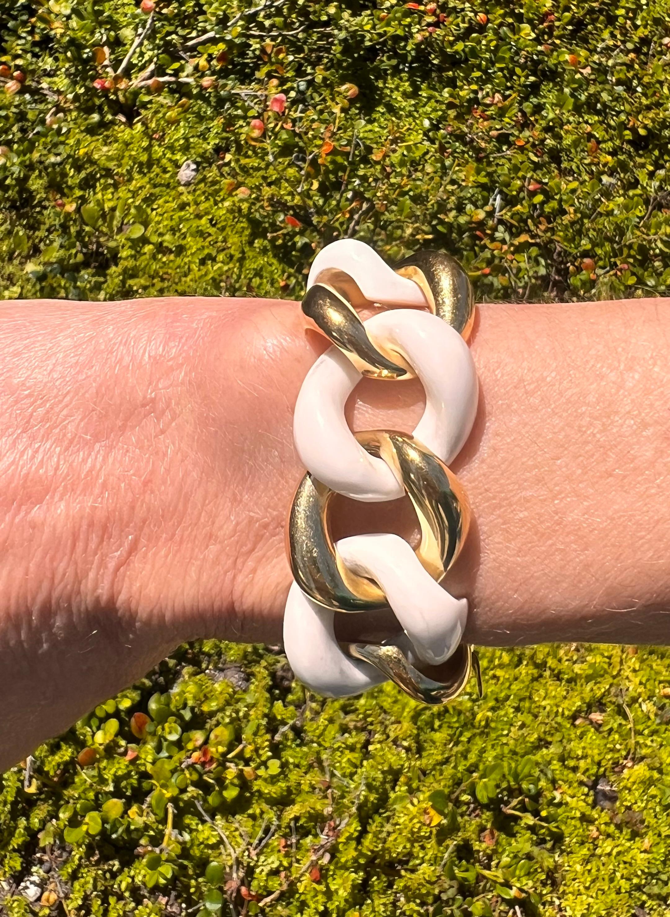 Seaman Schepps Gold White Ceramic Link Bracelet In Excellent Condition For Sale In Palm Beach, FL