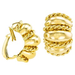 Seaman Schepps: Große Clip-Ohrringe aus Gold mit halber Creolen