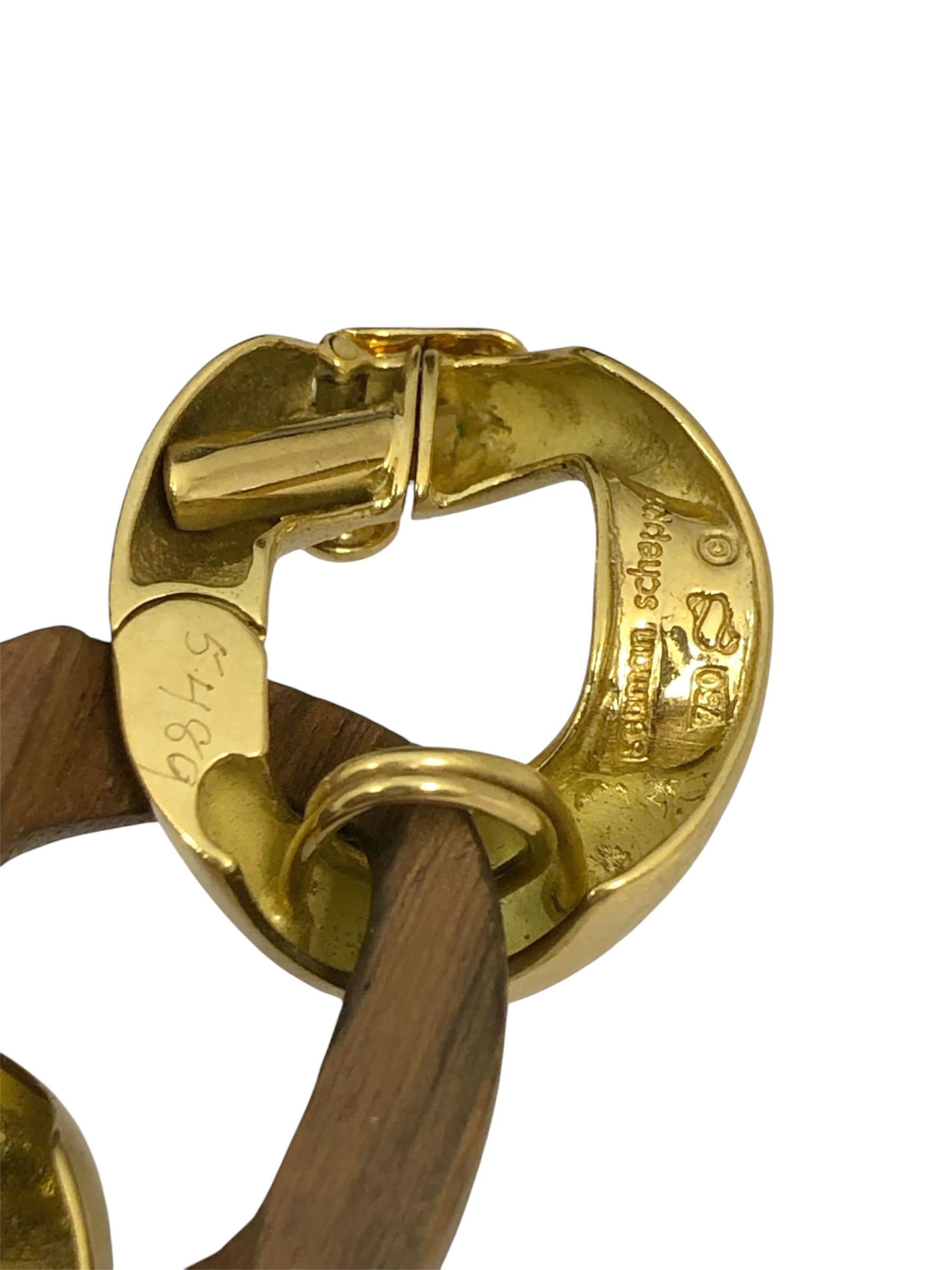 Seaman Schepps Collar Icónico de Oro Amarillo y Madera de Ébano en venta 2