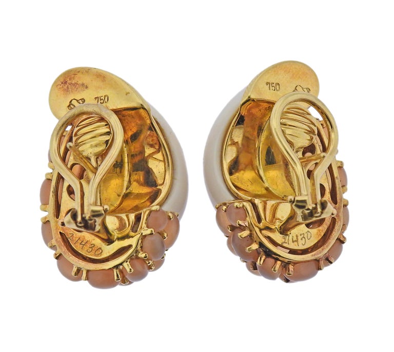 Seaman Schepps Mammoth Tusk Peach Moonstone Gold Link Earrings In Excellent Condition In Lambertville, NJ