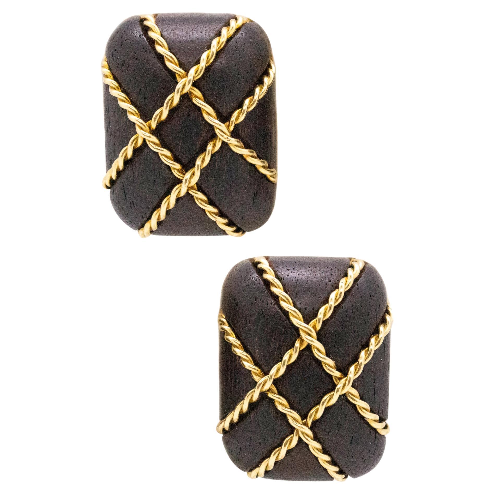 Clips d'oreilles Seaman Schepps New York en or jaune 18 carats avec sculptures en bois en cage