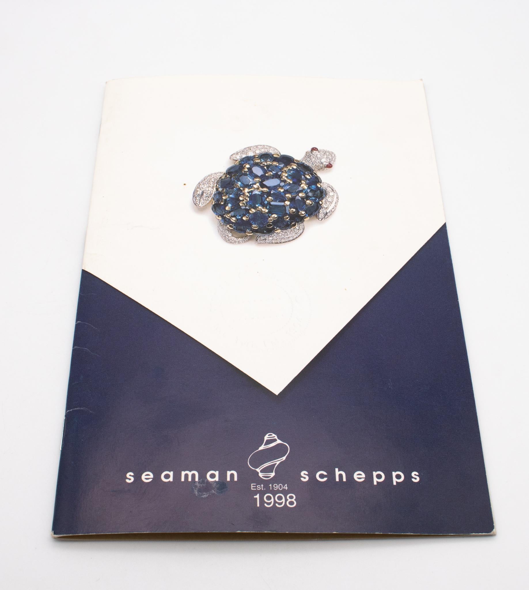 Jeweled brooch-pendant designed by Seaman Schepps.

An elegant and sophisticate organic pendant-brooch created in New York city by the American jewelers Seaman Schepps, back in the 1998. This large jewelry piece was carefully crafted with impeccable