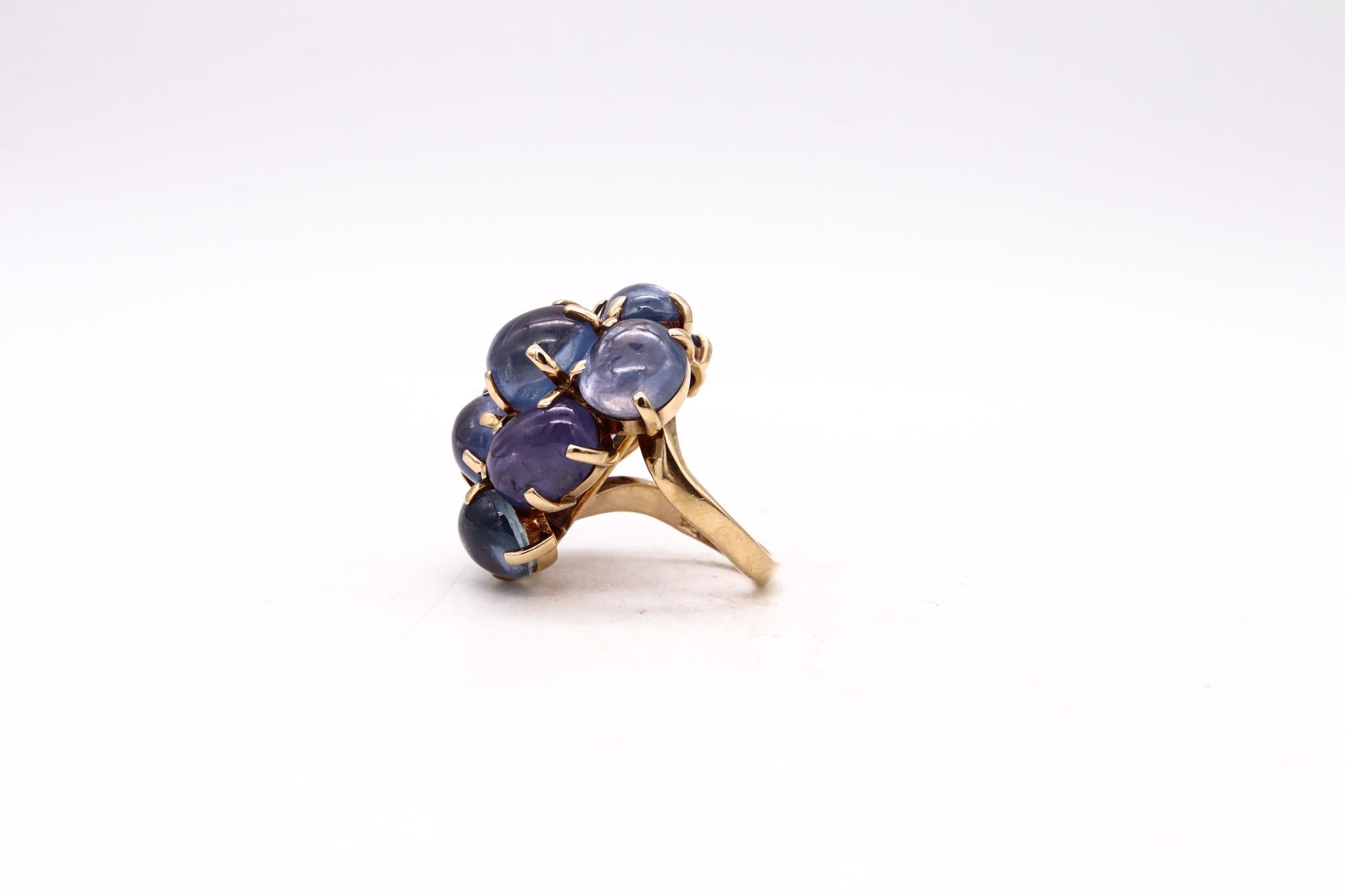 Seaman Schepps New York Cocktail Ring in 18Kt Gold with 54.30 Cts in Sapphires In Excellent Condition For Sale In Miami, FL