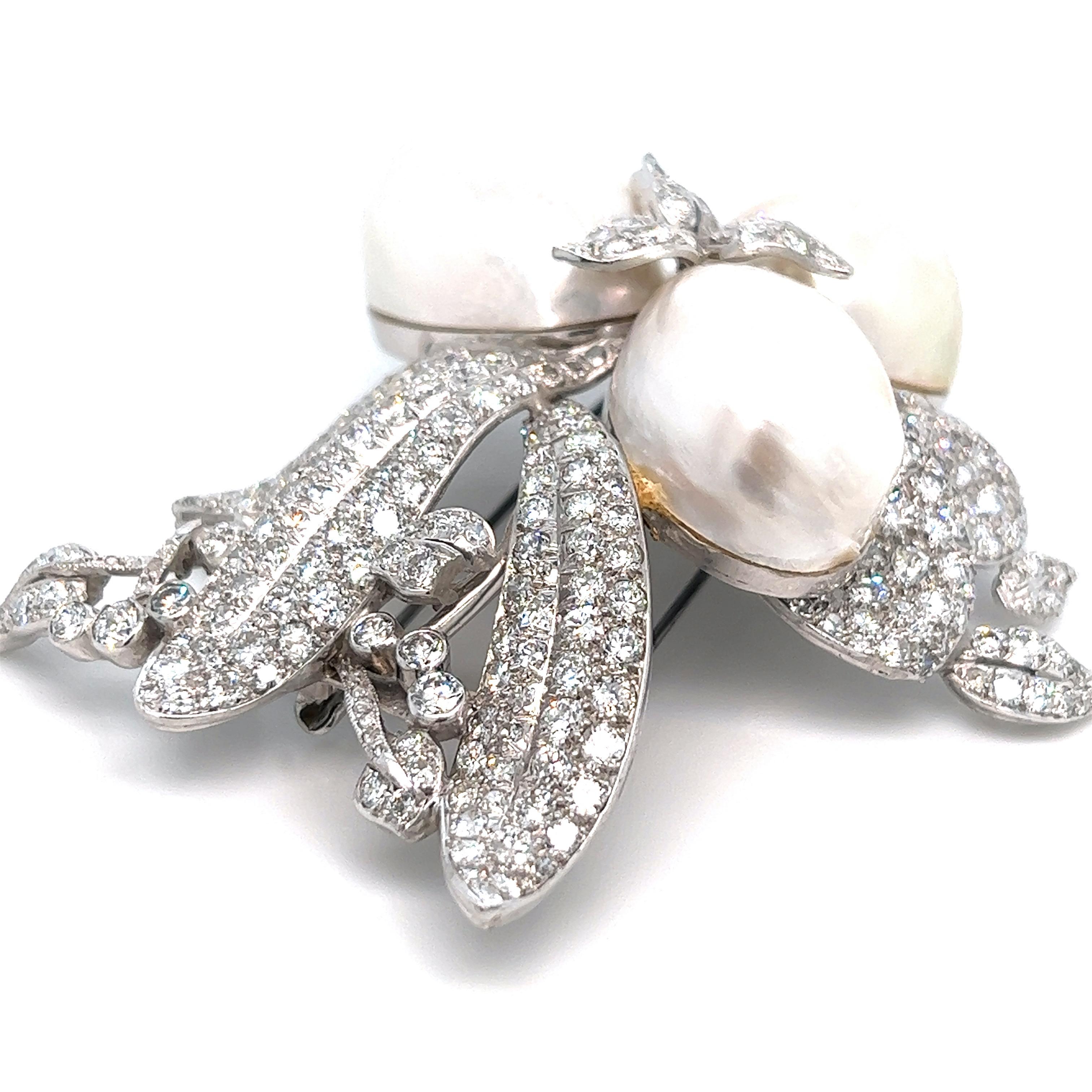 Seaman Schepps Broche en perles et diamants Pour femmes en vente