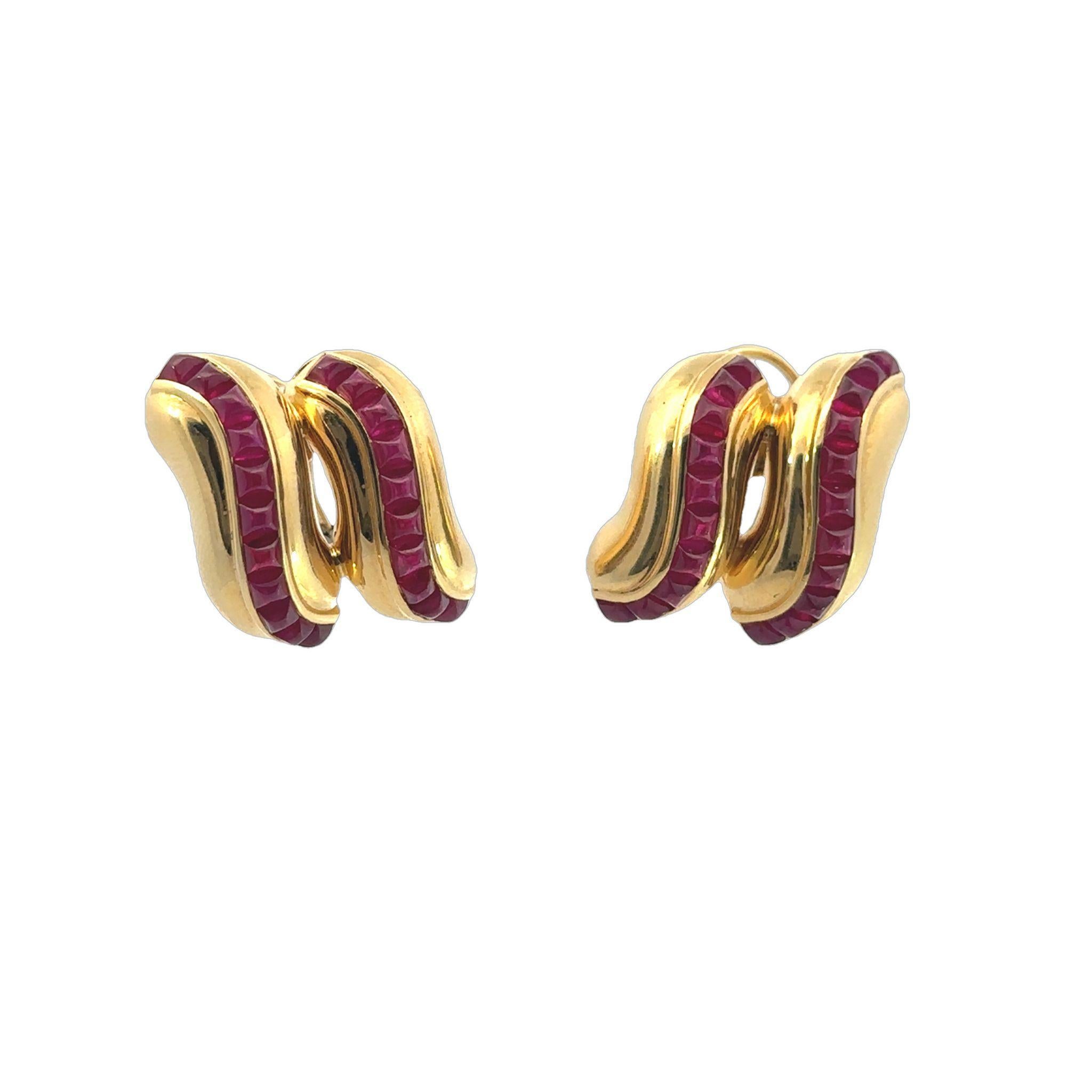 Seaman Schepps Ruby Clip on Earrings Sugarloaf Cuts 18K Yellow Gold ~5ctw Rubies In Excellent Condition For Sale In Fairfield, CT