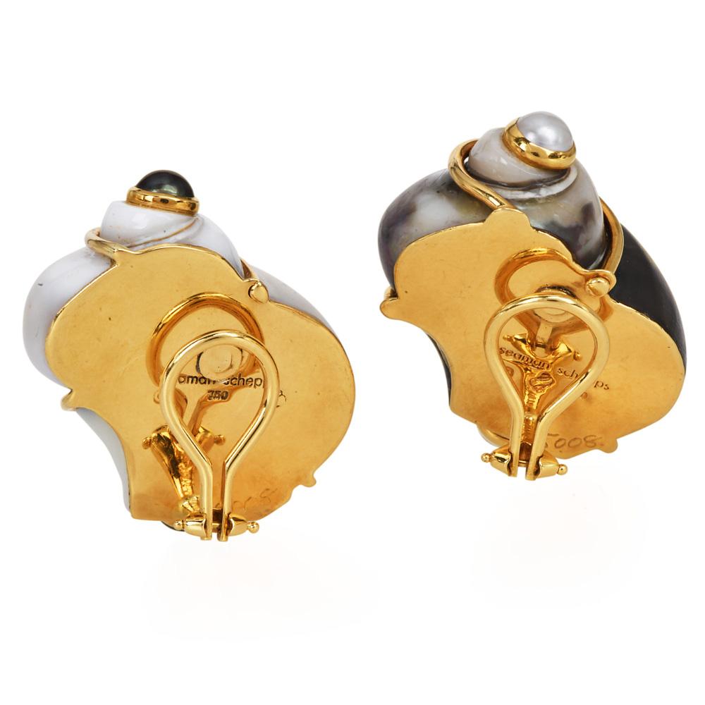 Cabochon Orecchini Seaman Schepps Turbo Shell in oro 18k con perle bianche e nere in vendita