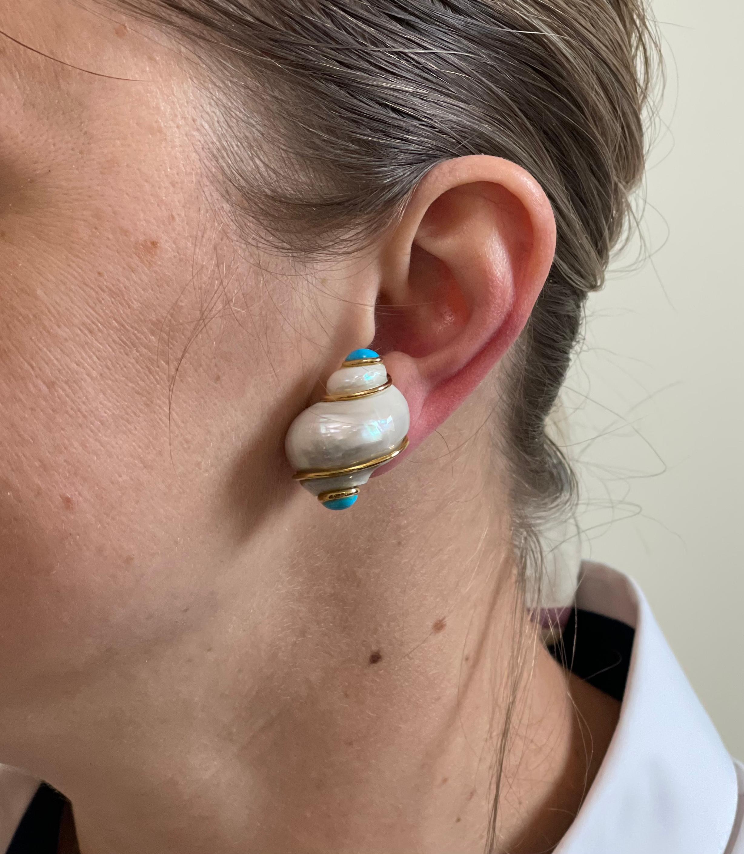 Seaman Schepps Turbo Shell Turquoise Gold Earrings In Excellent Condition In New York, NY
