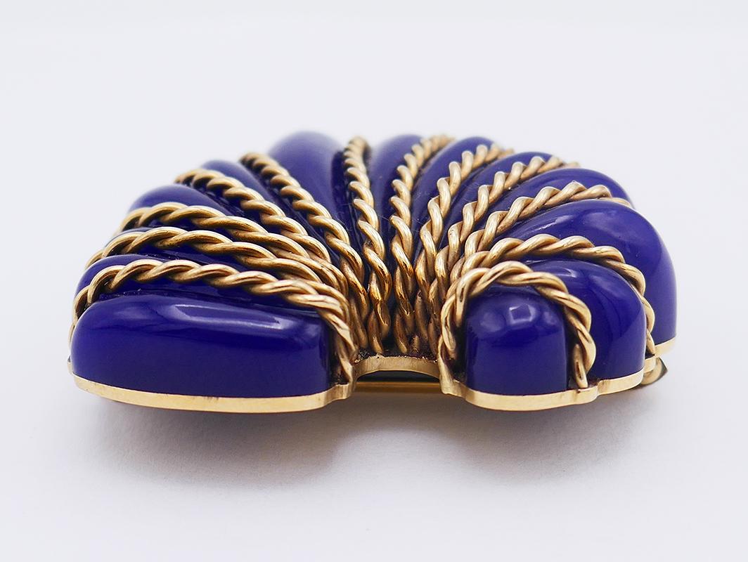 Women's or Men's Seaman Schepps Vintage Brooch 14k Gold Bakelite Seashell Pin Estate Jewelry