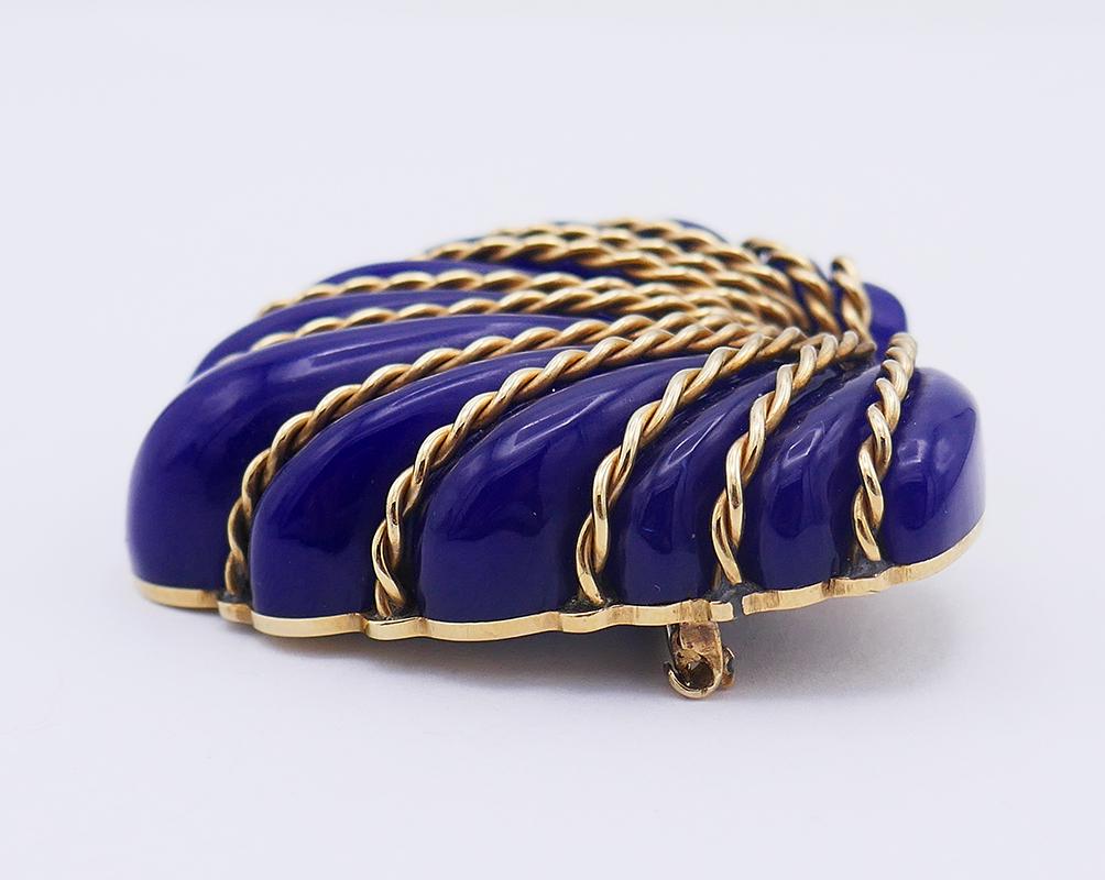 Seaman Schepps Broche vintage en or 14 carats et bakélite épingle coquillage Estate Jewelry 1