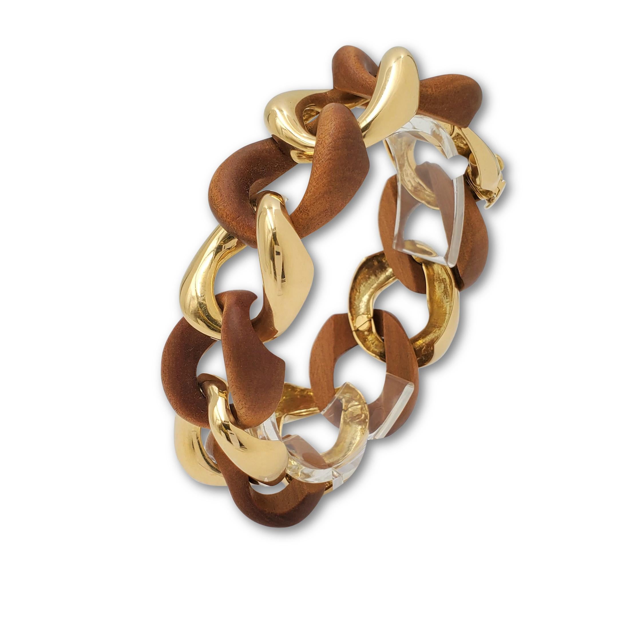 Authentisches klassisches Seemannsarmband von Schepps mit abwechselnd geschnitzten Holz- und 18-karätigen Gelbgoldgliedern. Signiert Seemann Schepps:: 750:: mit Seriennummer und Punzen. Das Armband misst 7 1/2 Zoll in der Länge. Nicht mit der