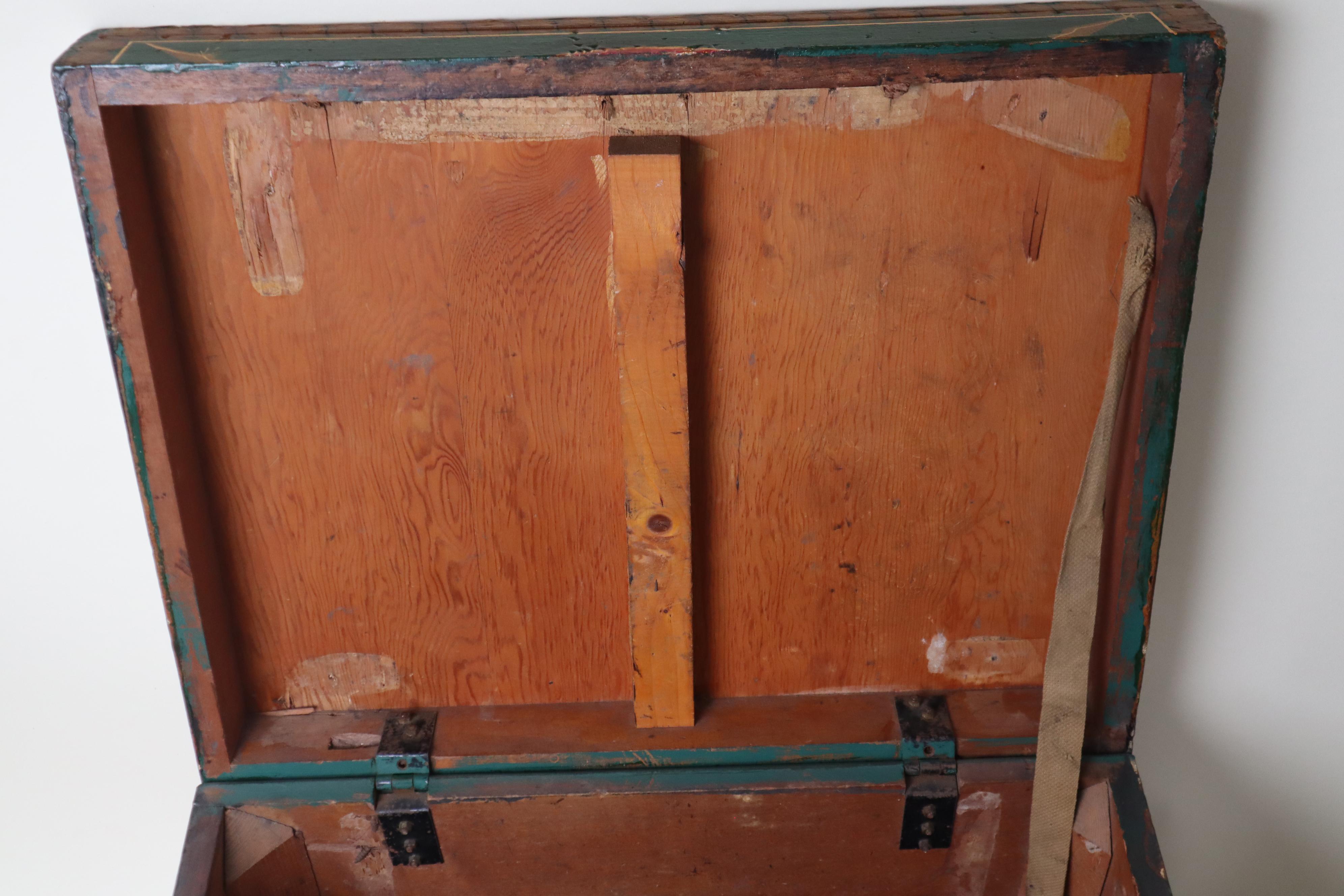 Coffre de matelot du voilier Neptune V.I.I. Jeux de cartes en vente 3