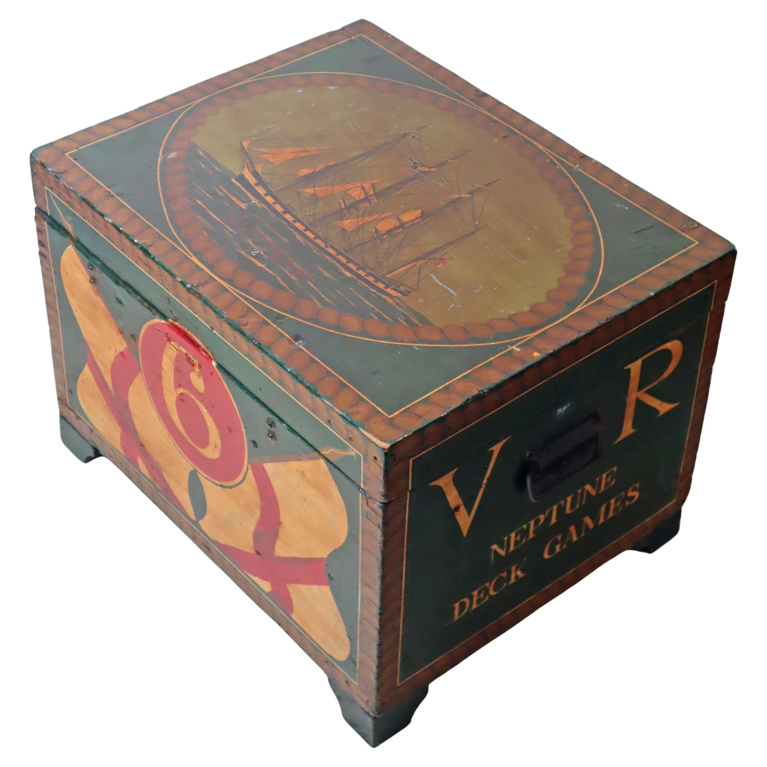 Coffre de matelot du voilier Neptune V.I.I. Jeux de cartes
