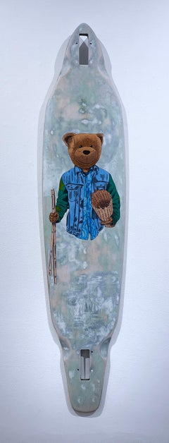 Santo, 2021, graffiti urbani a tecnica mista con pasta di grano, skateboard lungo, orso