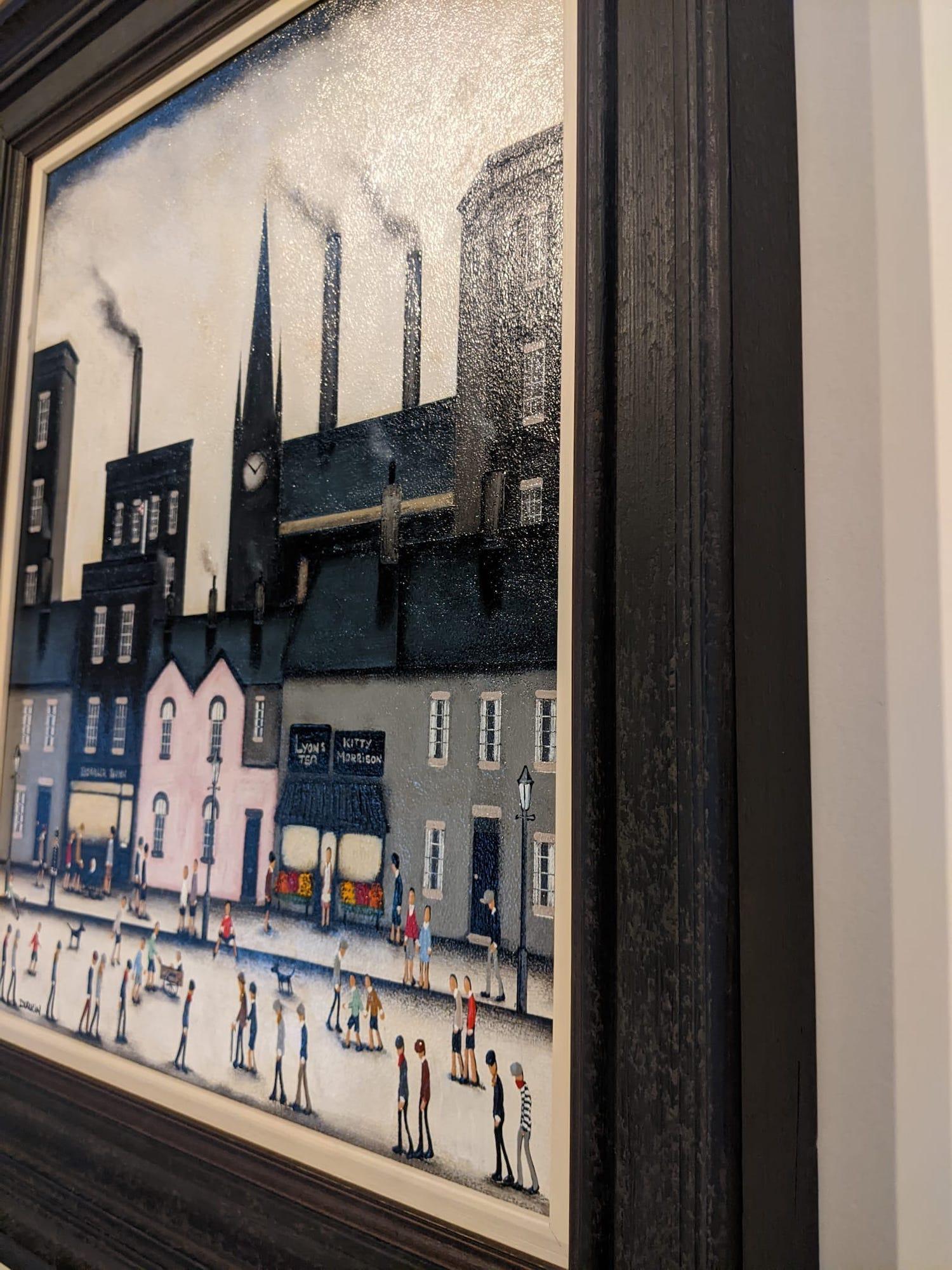 Té en la ciudad de Lyons, Sean Durkin, Pintura original, Arte de paisaje urbano, Inspirado en Lowry - Figurative Painting Beige de Sean Durkin 