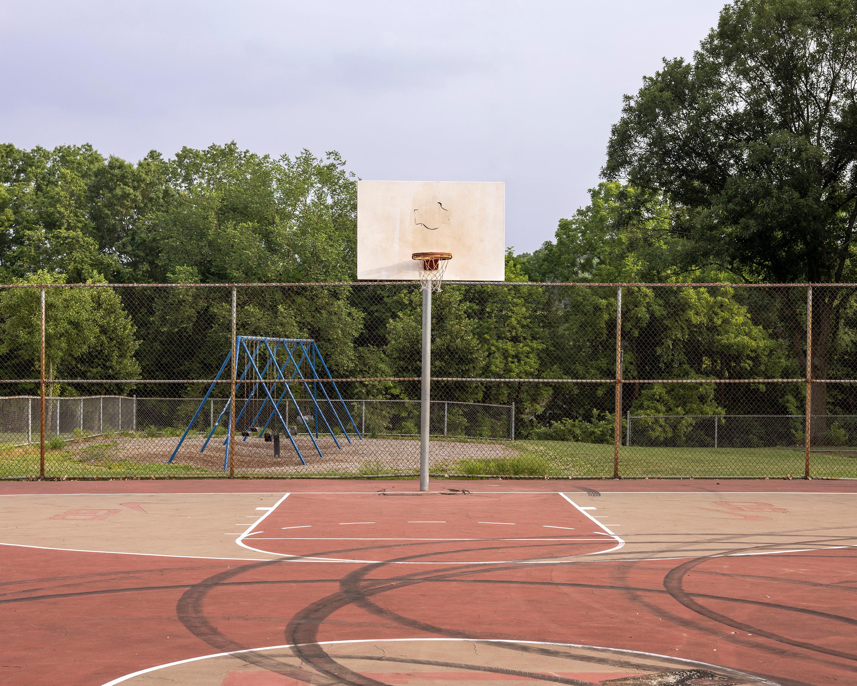 Sean Hemmerle Color Photograph - "Perkin’s Park, Akron, Ohio, USA, 2023" photograph from HOOPS series