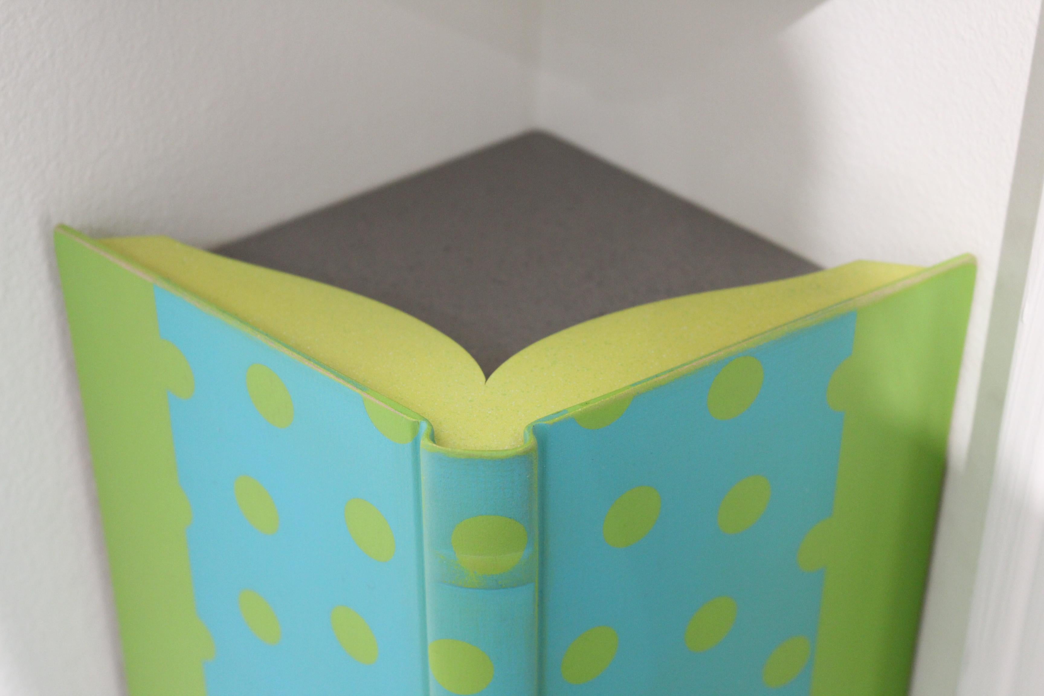 Book in the Corner: Green & Blue Polka Dot - Sculpture by Sean O'Meallie
