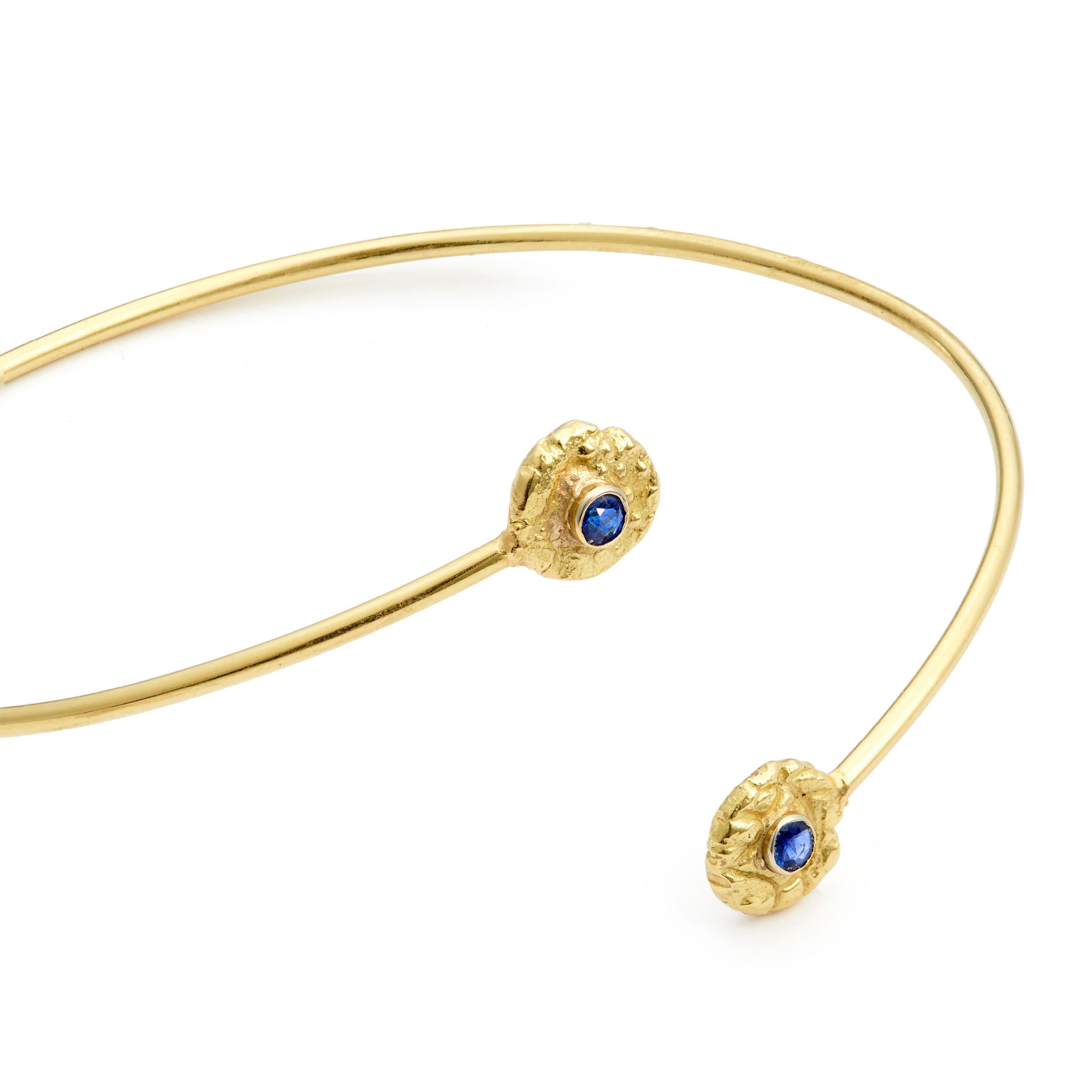 Contemporary Susan Lister Locke “Seaquin” Bypass Bangle Bracelet & Blue Sapphires in 18K Gold For Sale