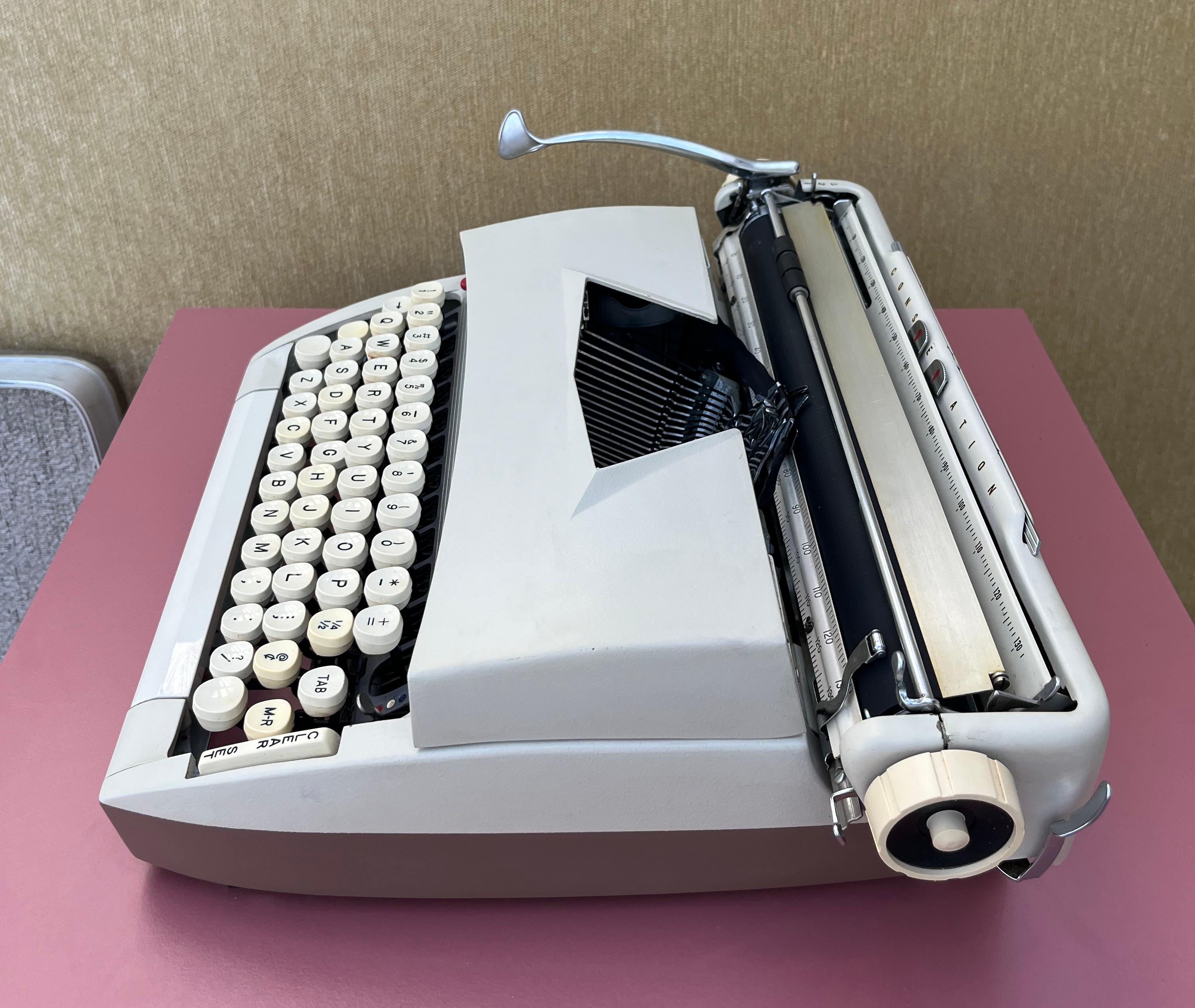 Sears Tower Constellation Portable Typewriter W/Metal Case. Circa 1960s. For Sale 7