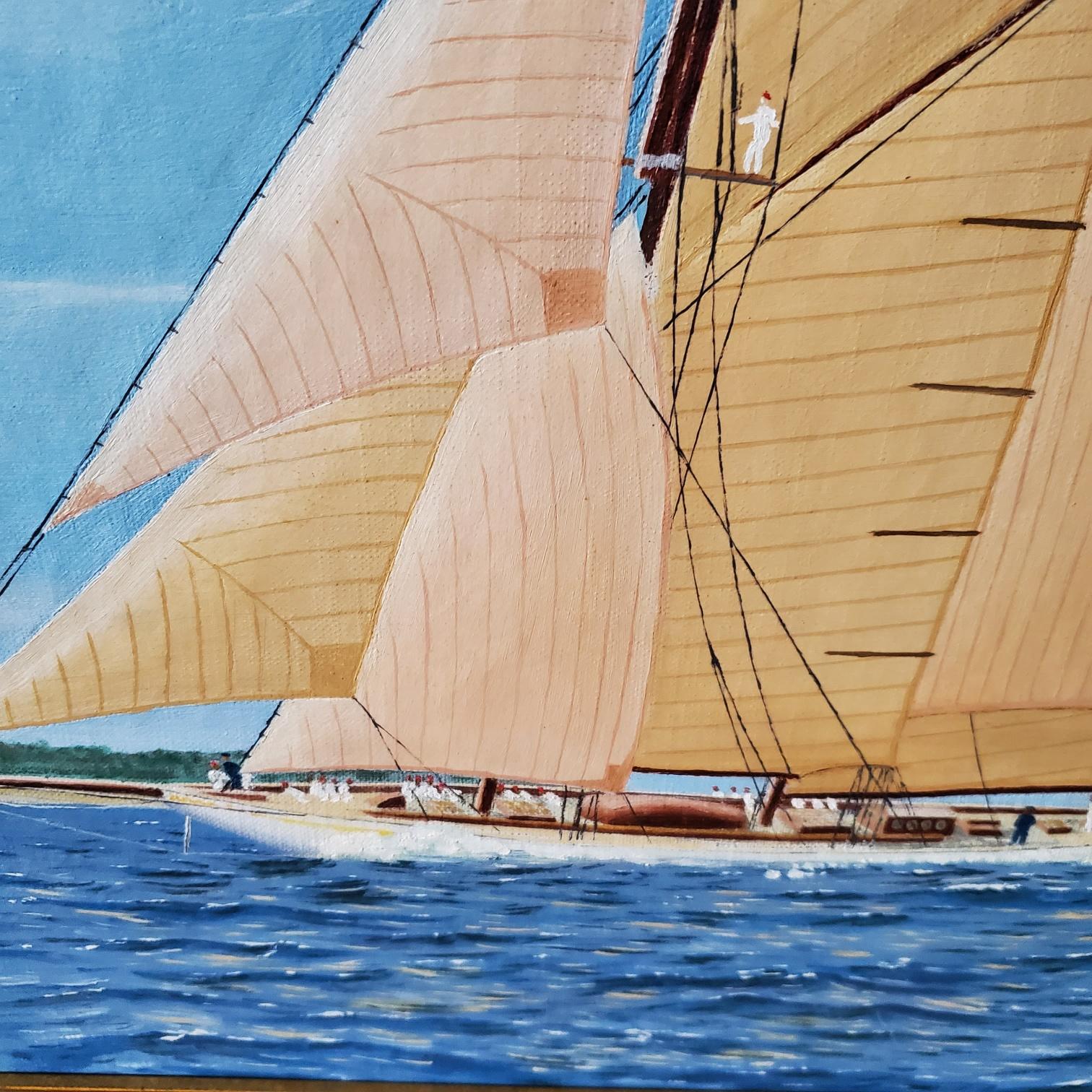 Frühe Vintage-Seelandschaft mit Porträt einer geschwungenen Yacht, signiert und datiert Carl Schroeder, 1937, ein ungefärbtes Ölgemälde auf Leinwand mit einer Hafenansicht einer großen geschwungenen Rennjacht mit allen Leinwänden auf der Leinwand