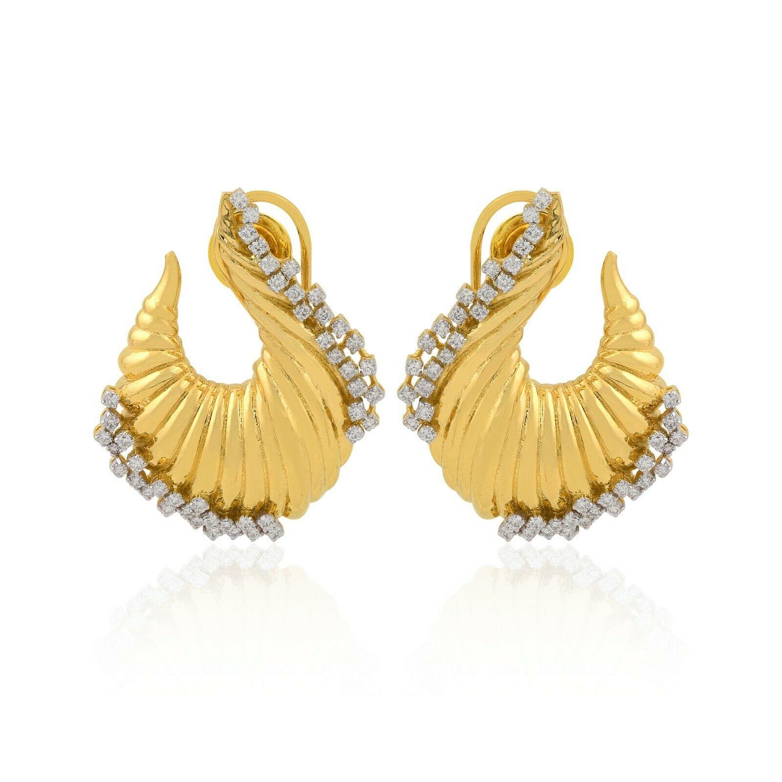 Muschel-Diamant-Ohrringe aus 14 Karat Gelbgold (Moderne) im Angebot