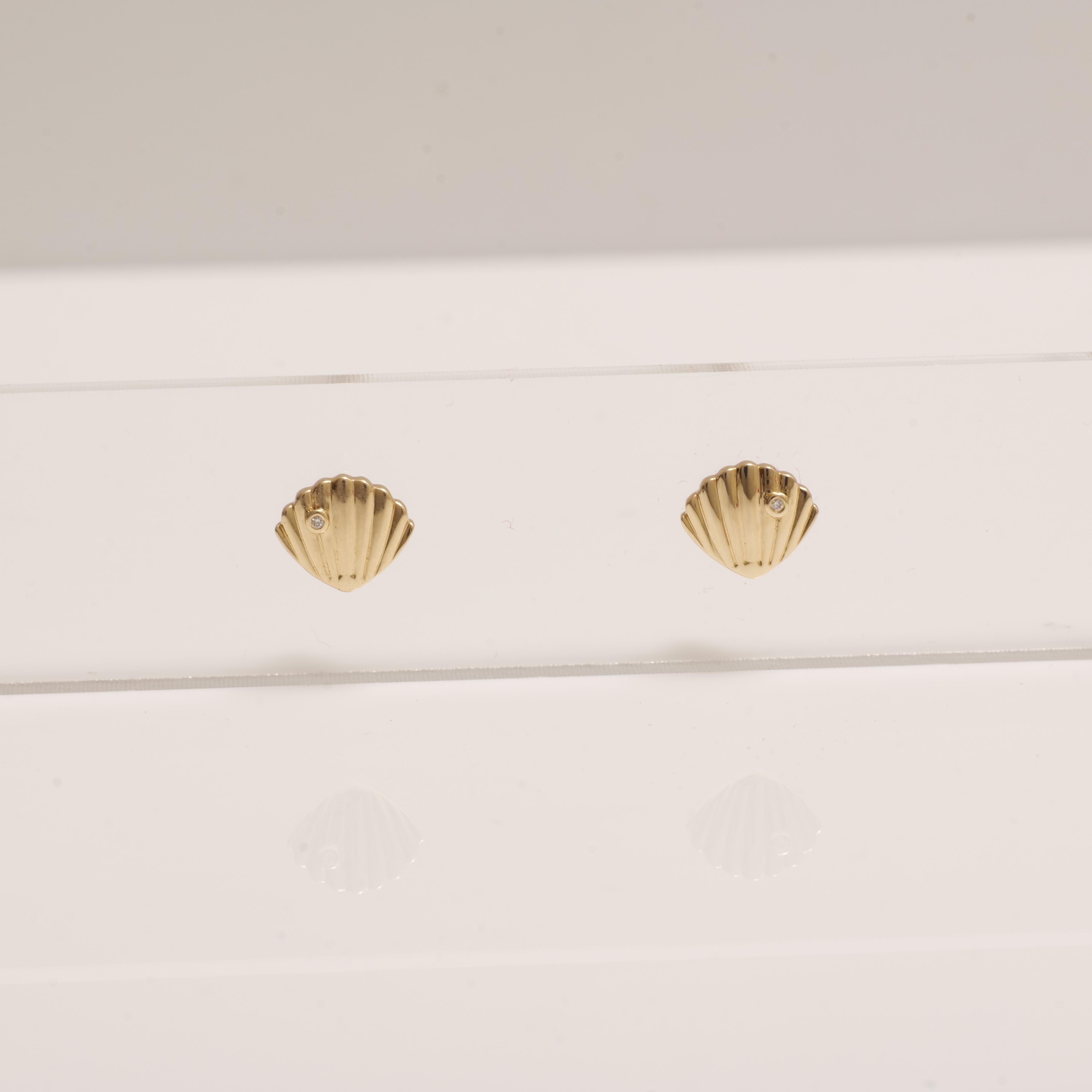 Pendientes infantiles de diamantes Seashell en oro macizo de 14k (certificados) en Nuevo estado para la venta en New Delhi, DL