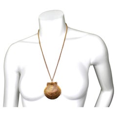 Seashell Pendant Vintage 18k Gold Plated Necklace