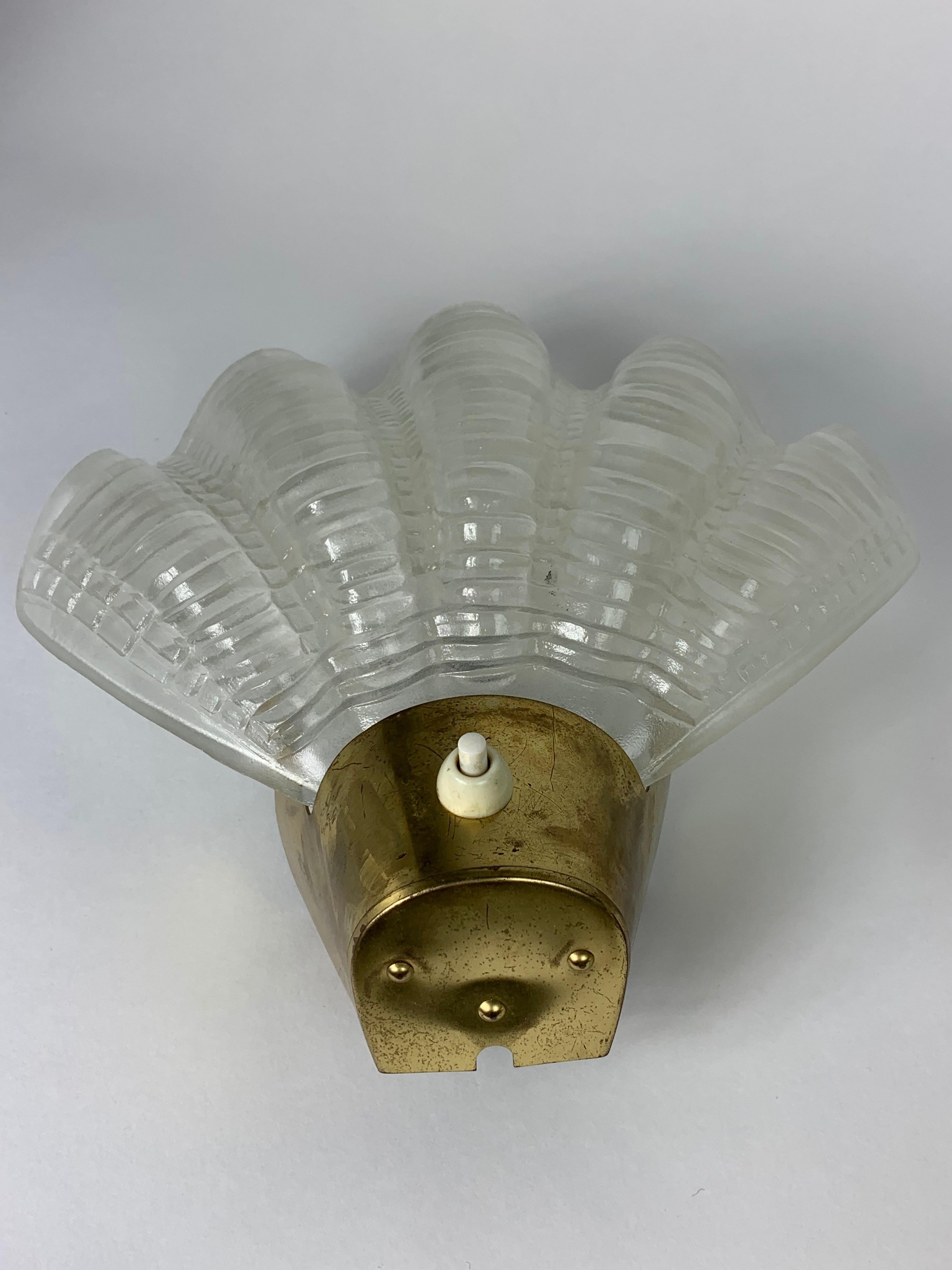 Seashell Sconces Glass and Brass, 1950, Sweden In Good Condition For Sale In Bronx, NY