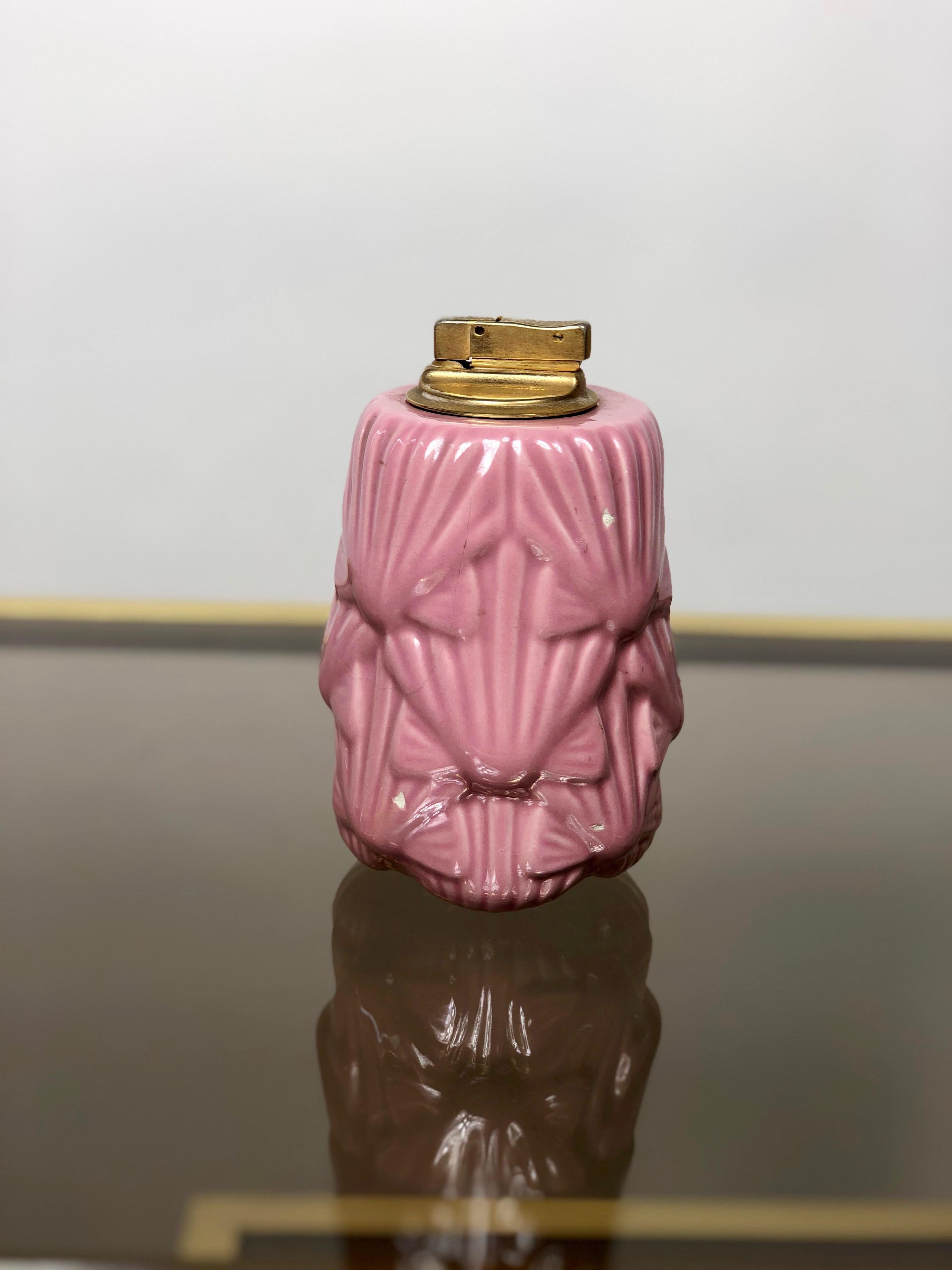 Seashell Tommaso Barbi Pink Pocket Emptier Ashtray and Lighter Ceramic, 1970s 4