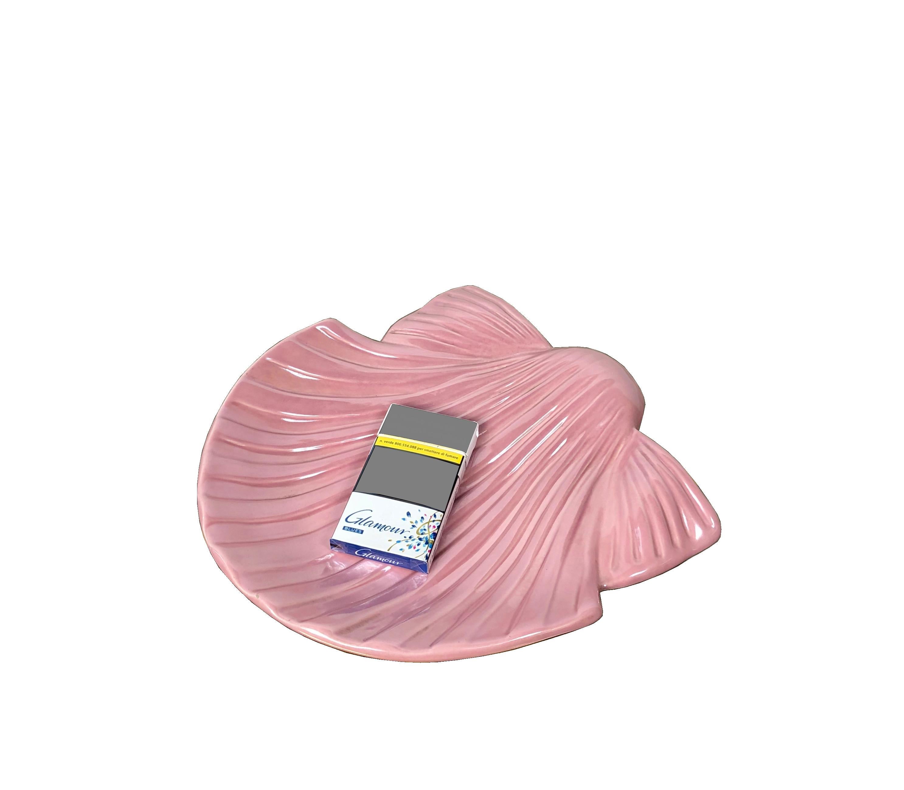 Seashell Tommaso Barbi Pink Pocket Emptier Ashtray and Lighter Ceramic, 1970s In Good Condition In Rome, IT