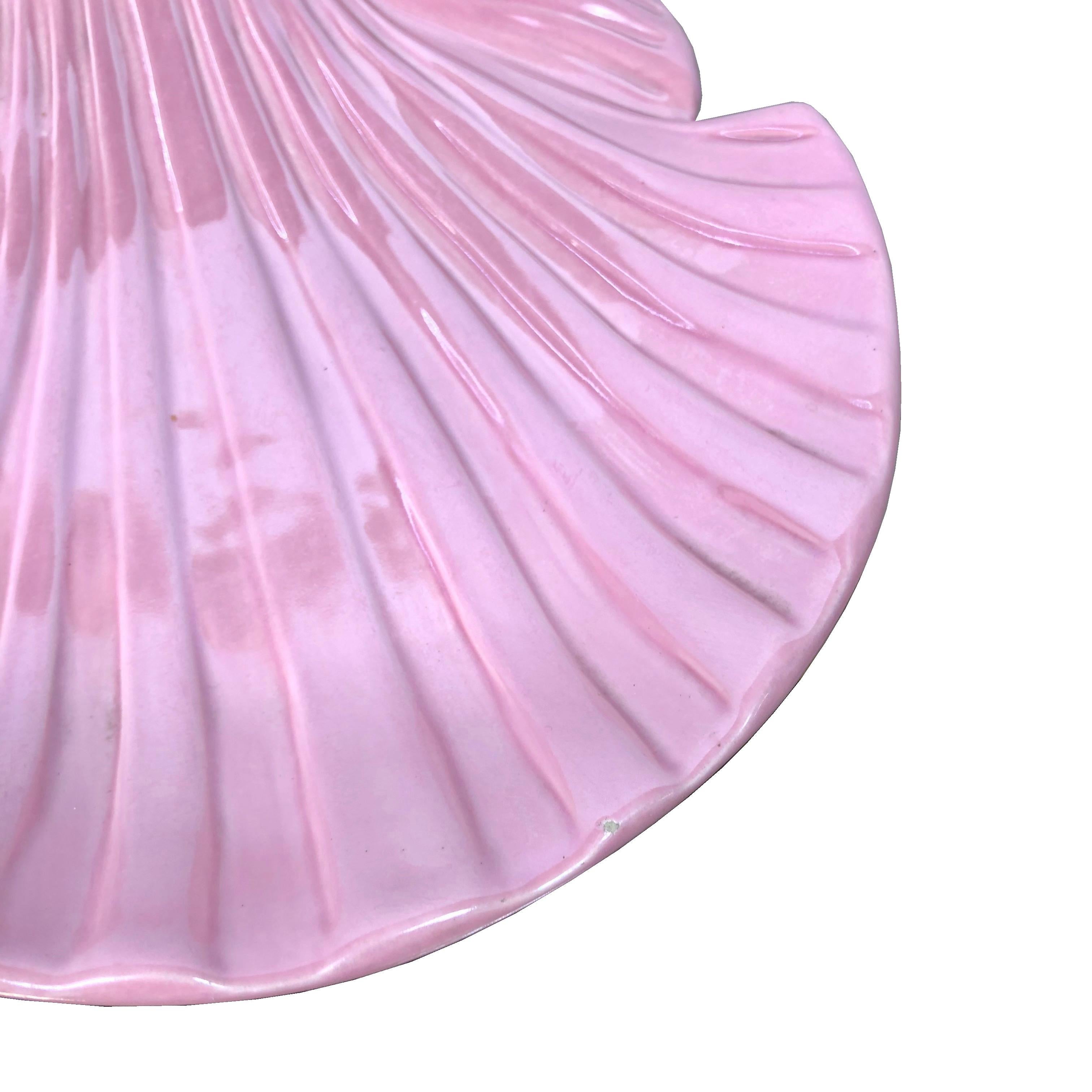 Seashell Tommaso Barbi Pink Pocket Emptier Ashtray and Lighter Ceramic, 1970s 1