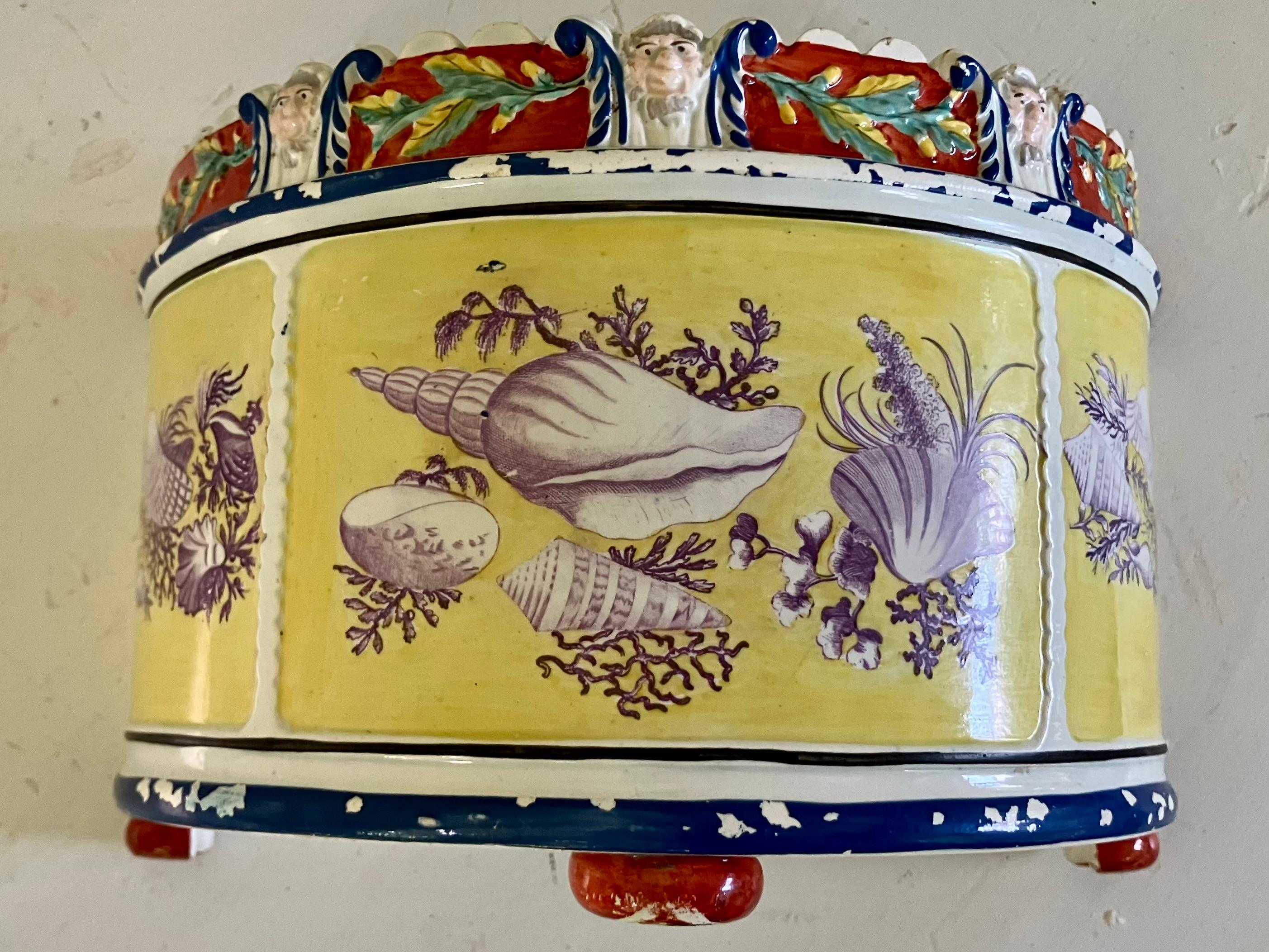 Vaso a forma di conchiglia in vendita 3