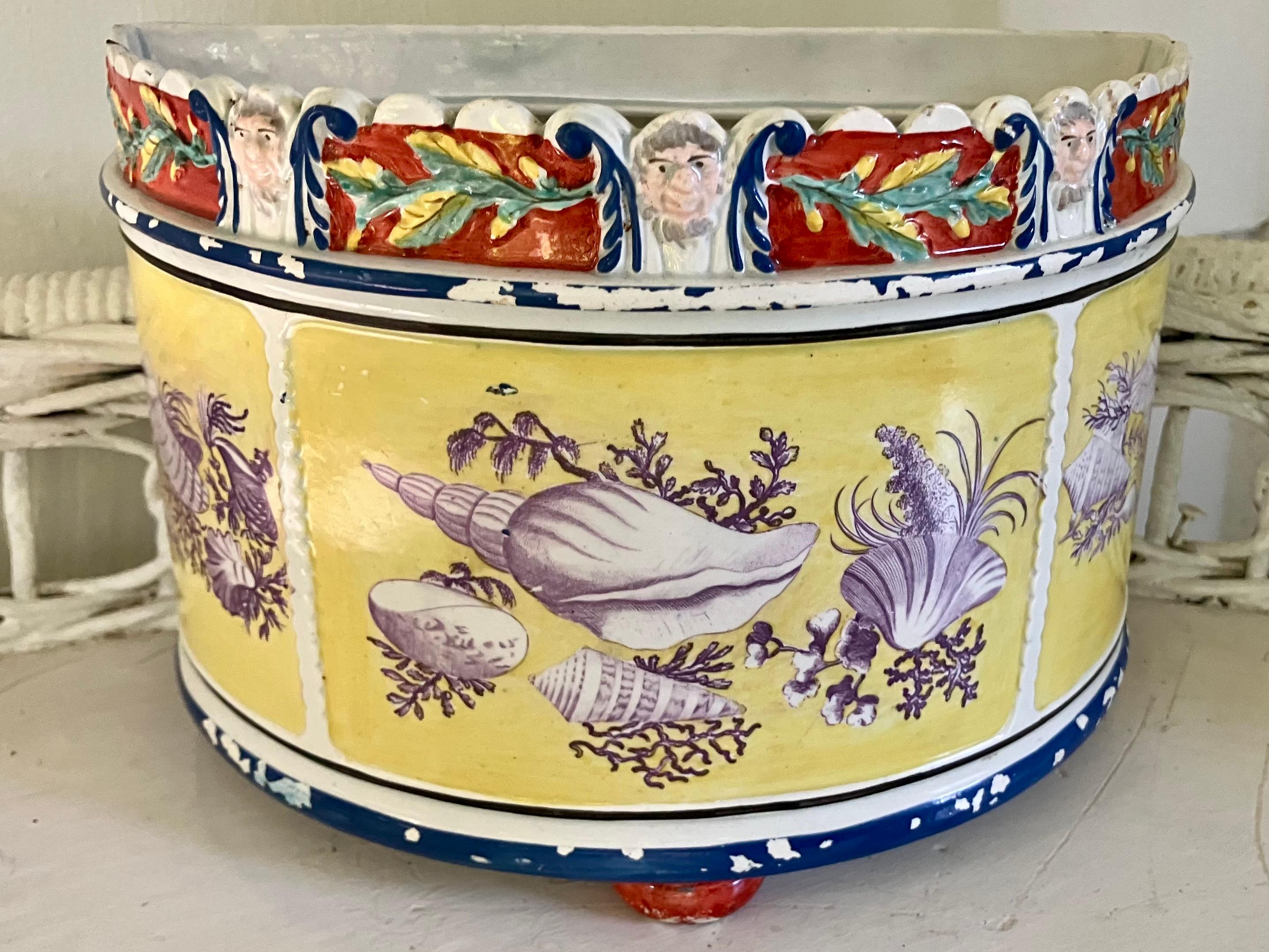 Vaso a forma di conchiglia in vendita 2