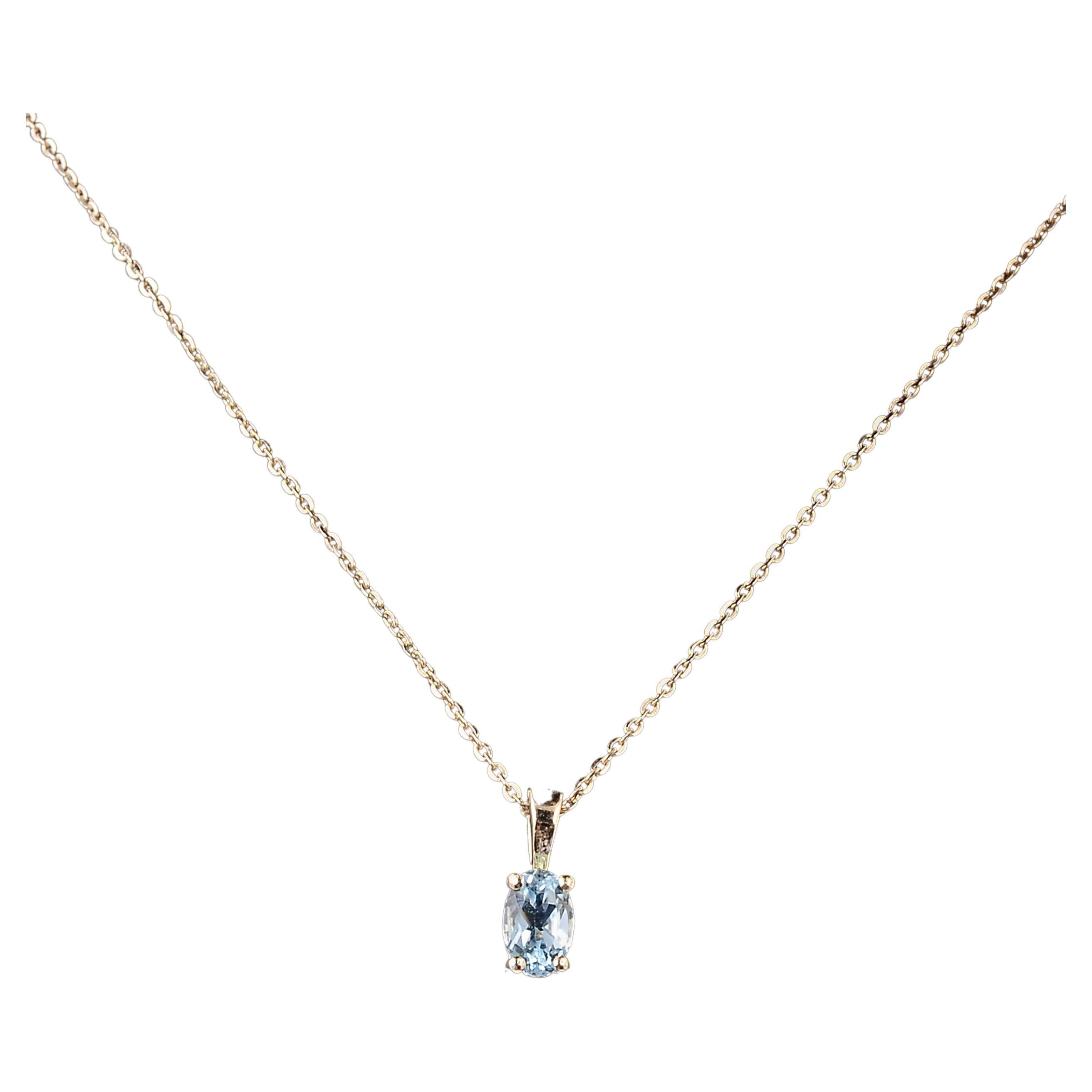 14K Aquamarine Pendant Necklace - Elegant Jewelry for Timeless Sophistication