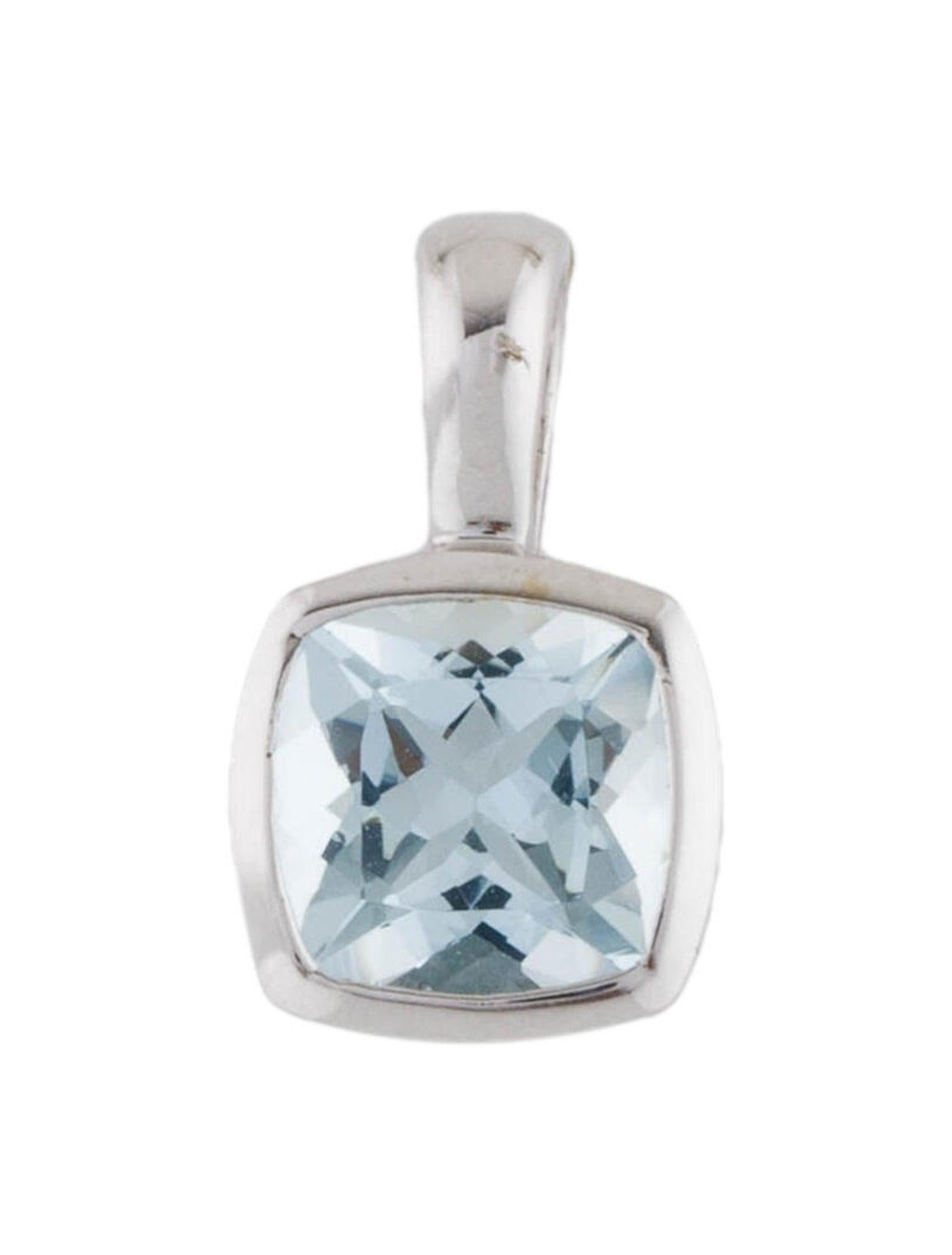 14K 1.53ct Aquamarine Pendant - Elegant & Timeless Gemstone Statement Jewelry In New Condition For Sale In Holtsville, NY