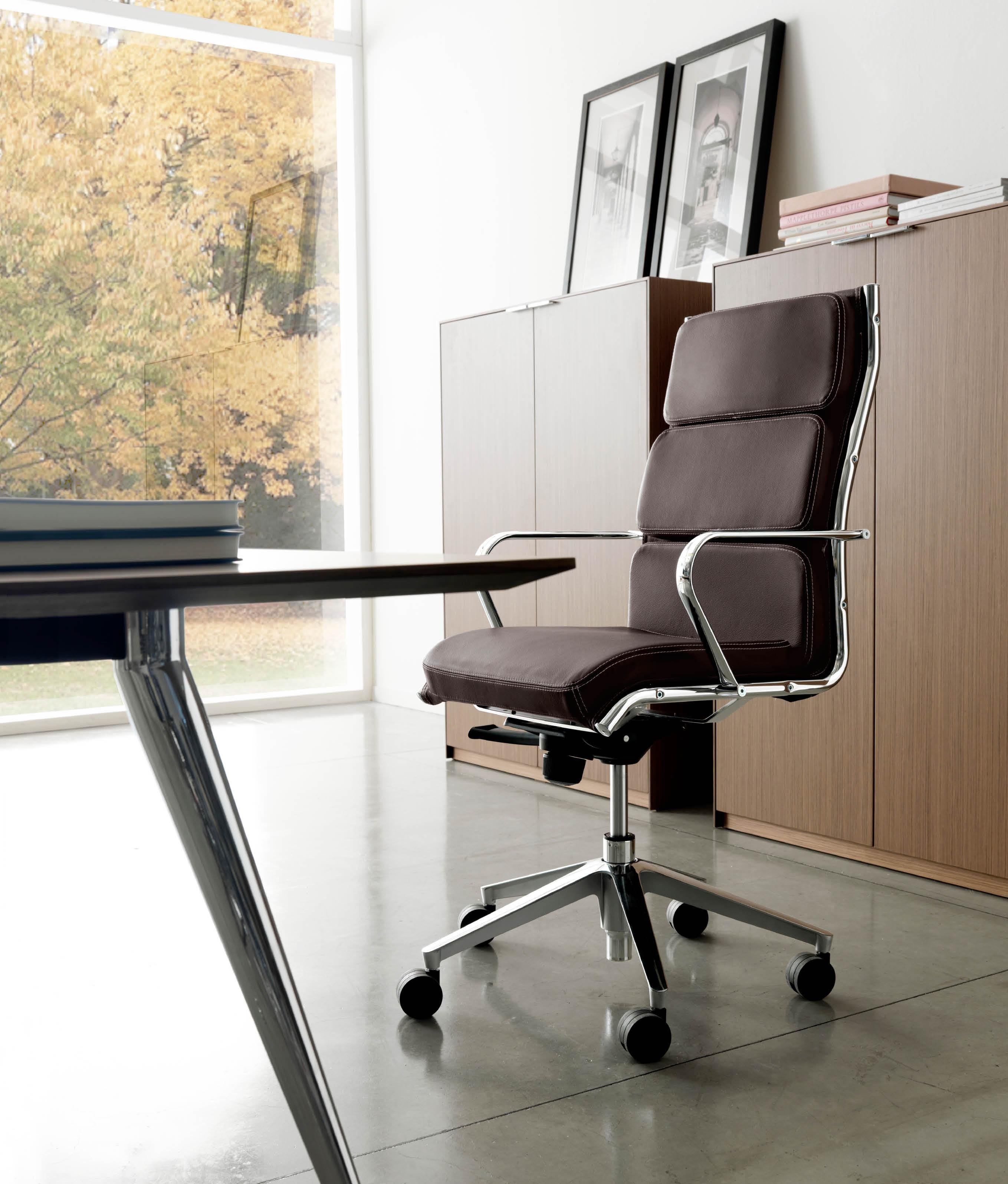 Italiano Season Comfort XL Poltrona direzionale imbottita con schienale alto di Quinti Sedute in vendita