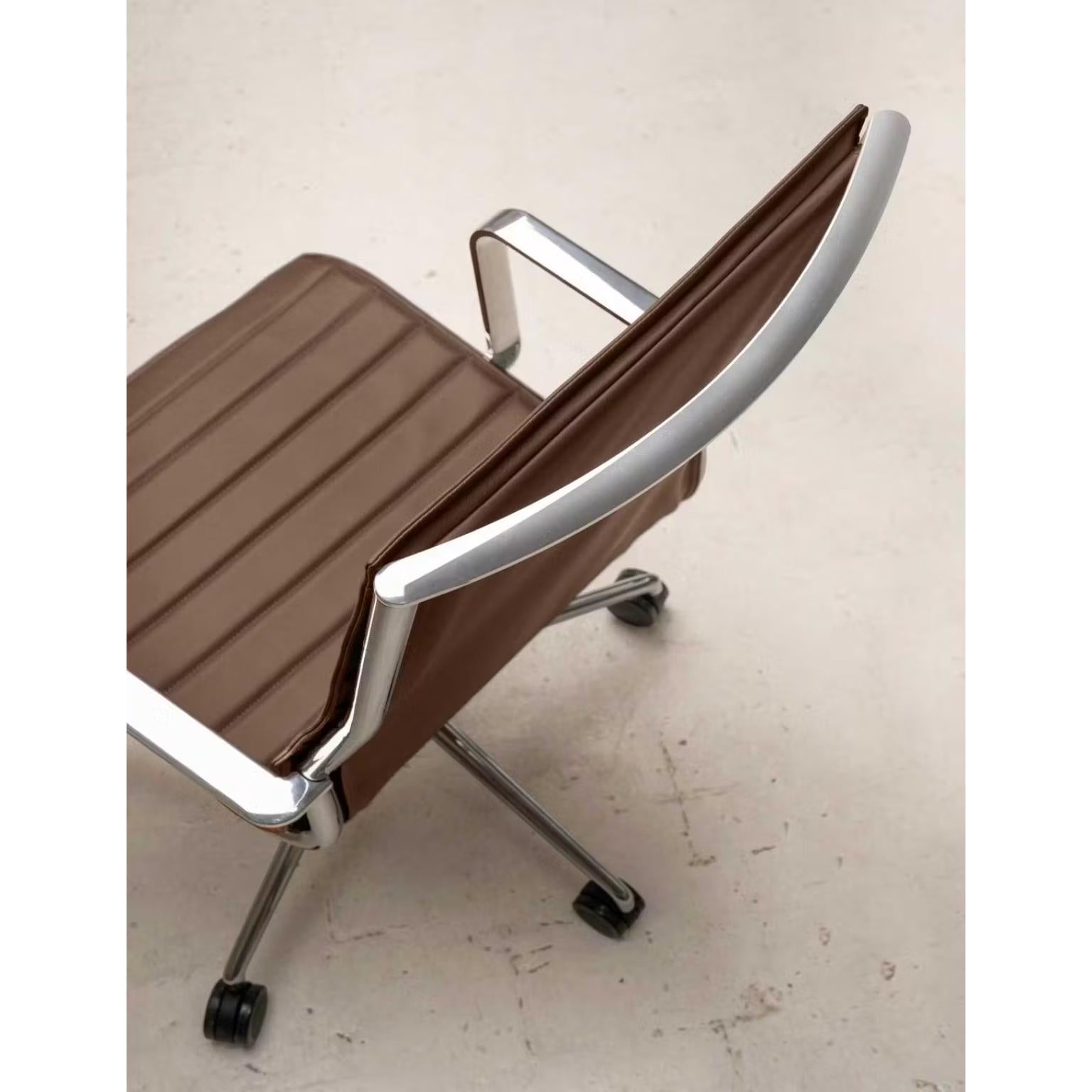 Post-Modern Season Slim High Backrest Executive Upholstered Armchair by Quinti Sedute For Sale