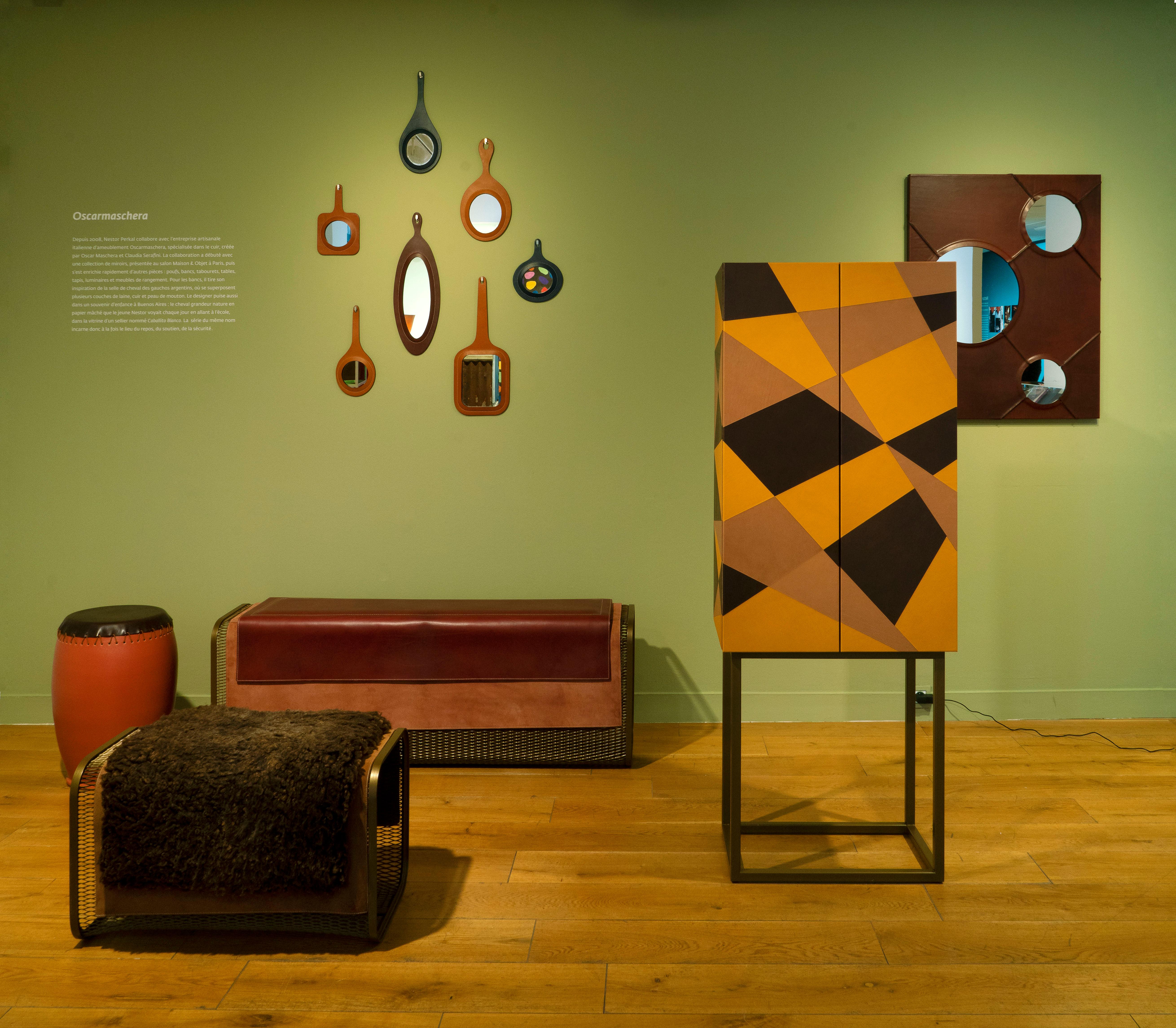 Altro Mobiletto Seasons in Wood laminato, metallo e pelle di Oscar Maschera in vendita