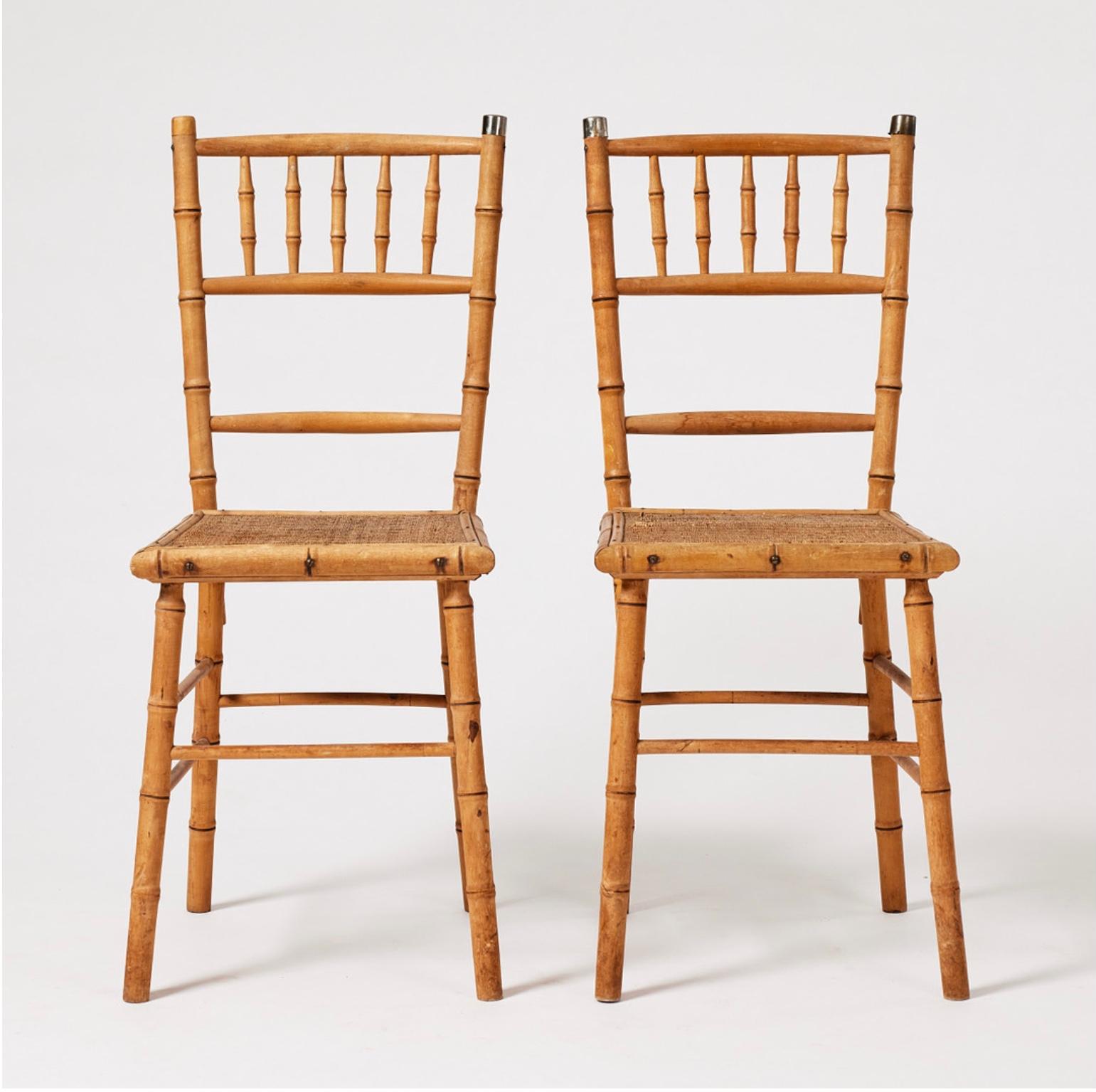 Colonial britannique Siège de 4 chaises de salle à manger Bodafors suédoises des années 1900 en faux hêtre de bambou  en vente