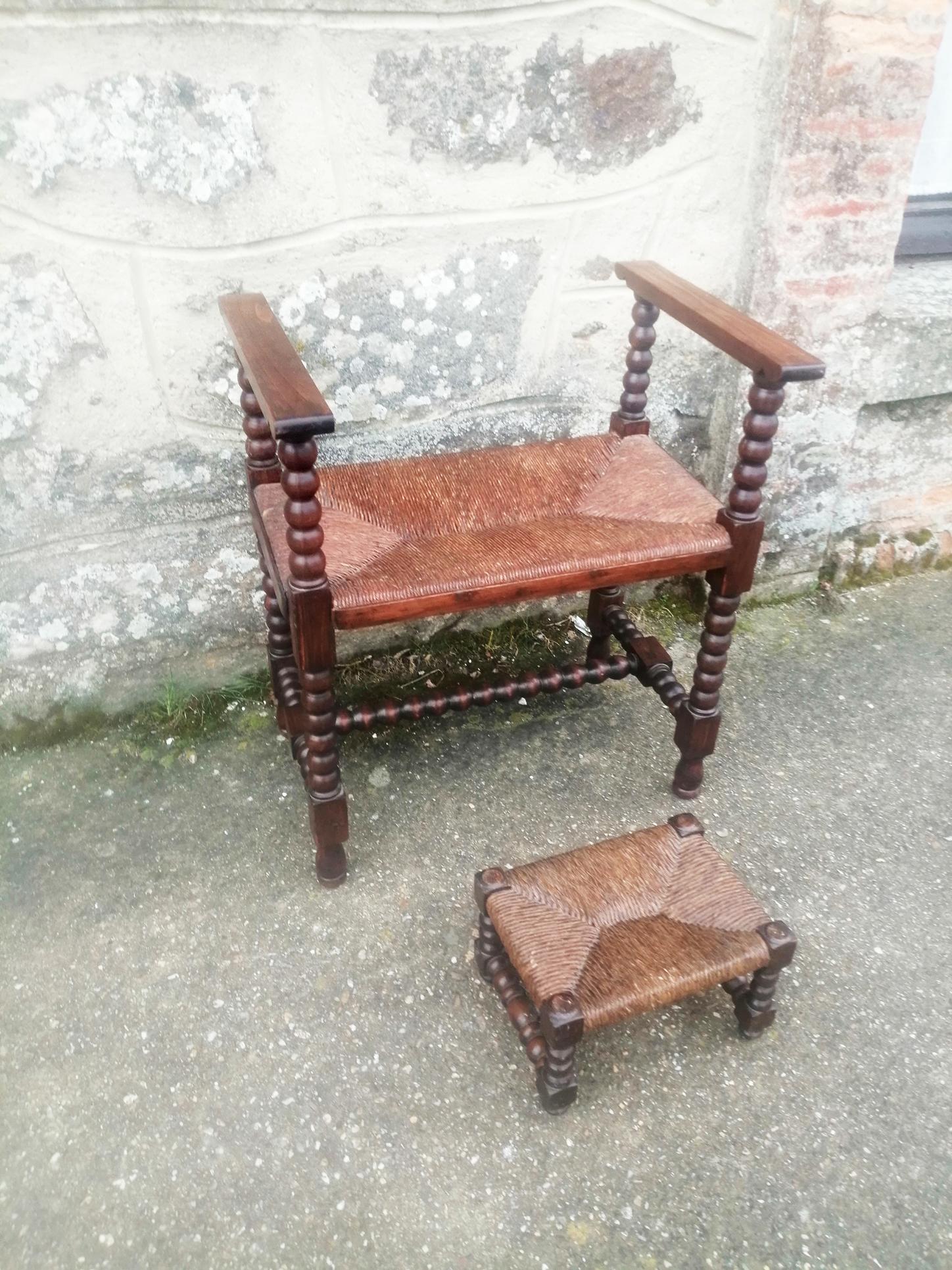 Rare stool and footstools with turned legs and natural fiber seat.It is not at all common to find the two-piece set, very unusual

Chestnut wood

 Seat size: W 62 x D 45 x H 70, Seat heigh 46
Footstools size: 30 x 22 x 18.

Original and unusual
