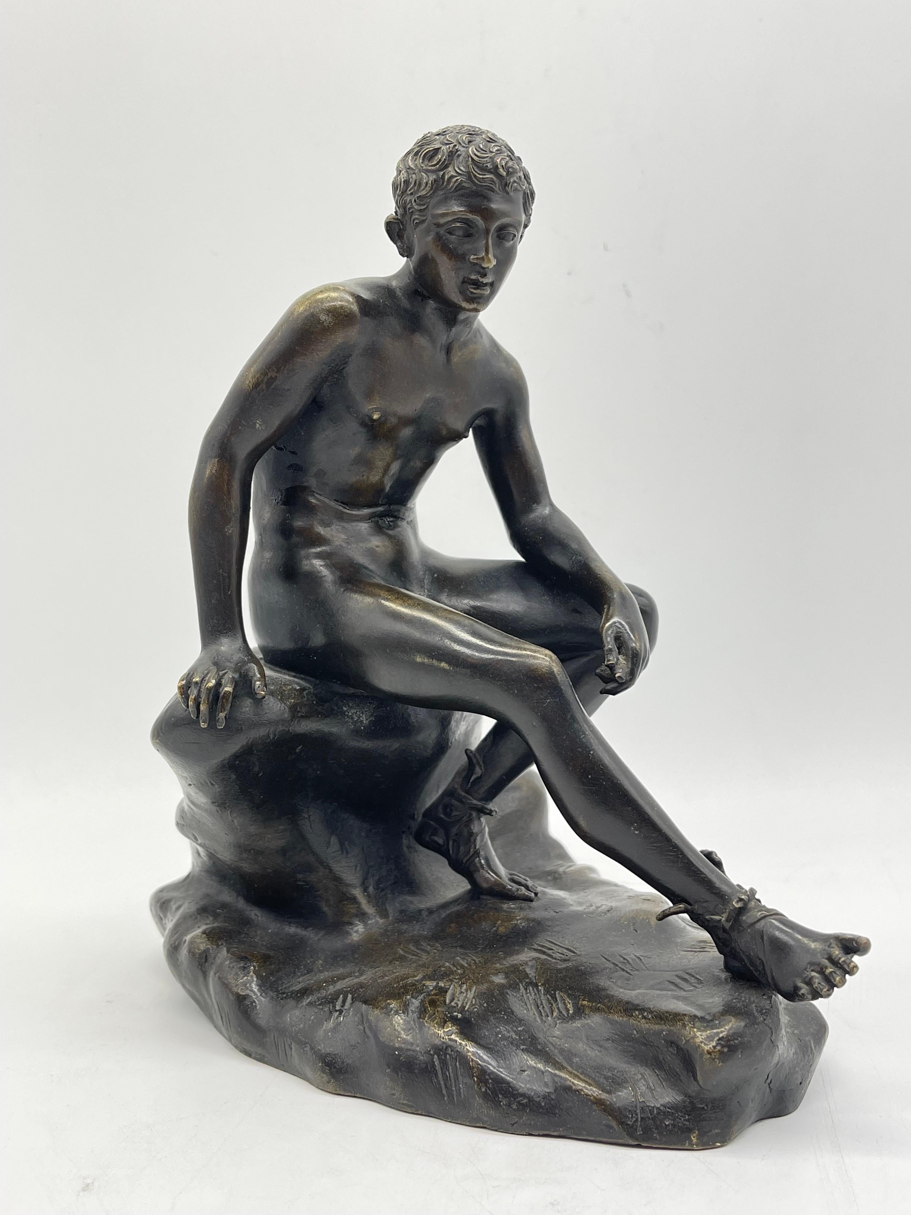 Seated athletic bronze sculpture / Figure Greek - Roman mythology

Greek - Roman mythology

The condition can be seen in the pictures.