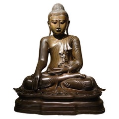 Seated Bronze Bouddha in Bhumisparsa mùdra, Mandalay, Burma, 19th c.